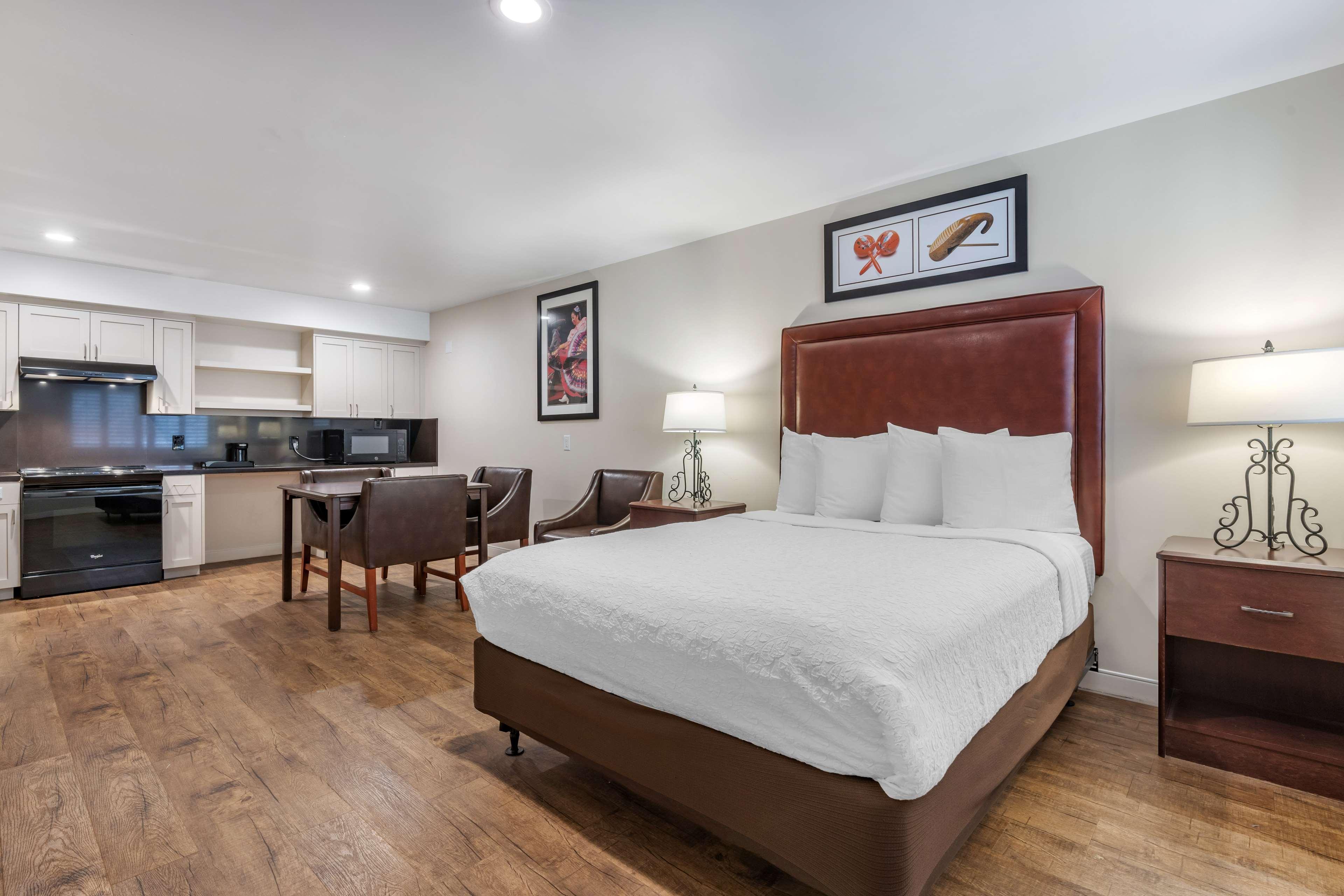 Double Accessible-two Queen Beds