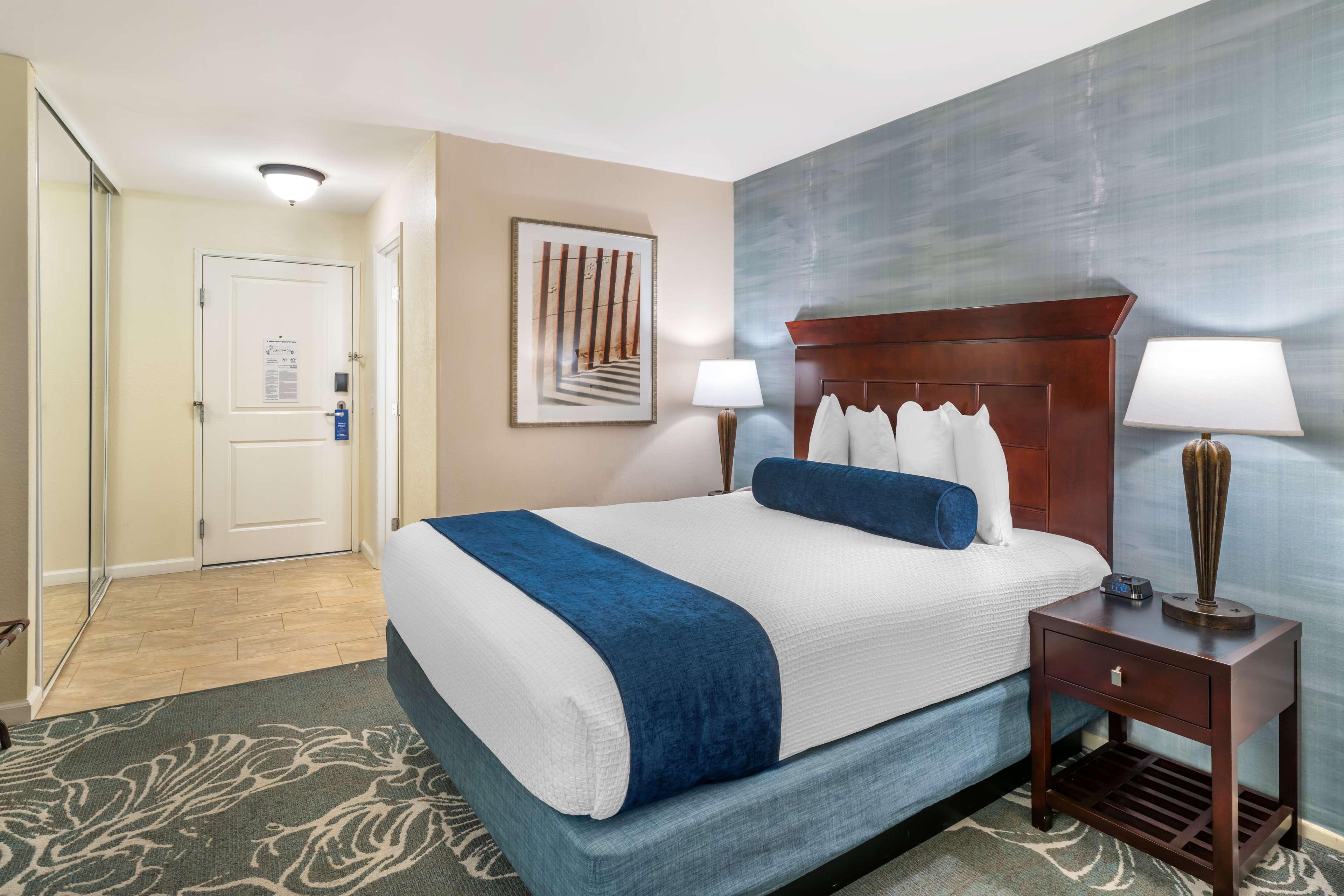 Room Queen Bed Non Smoking