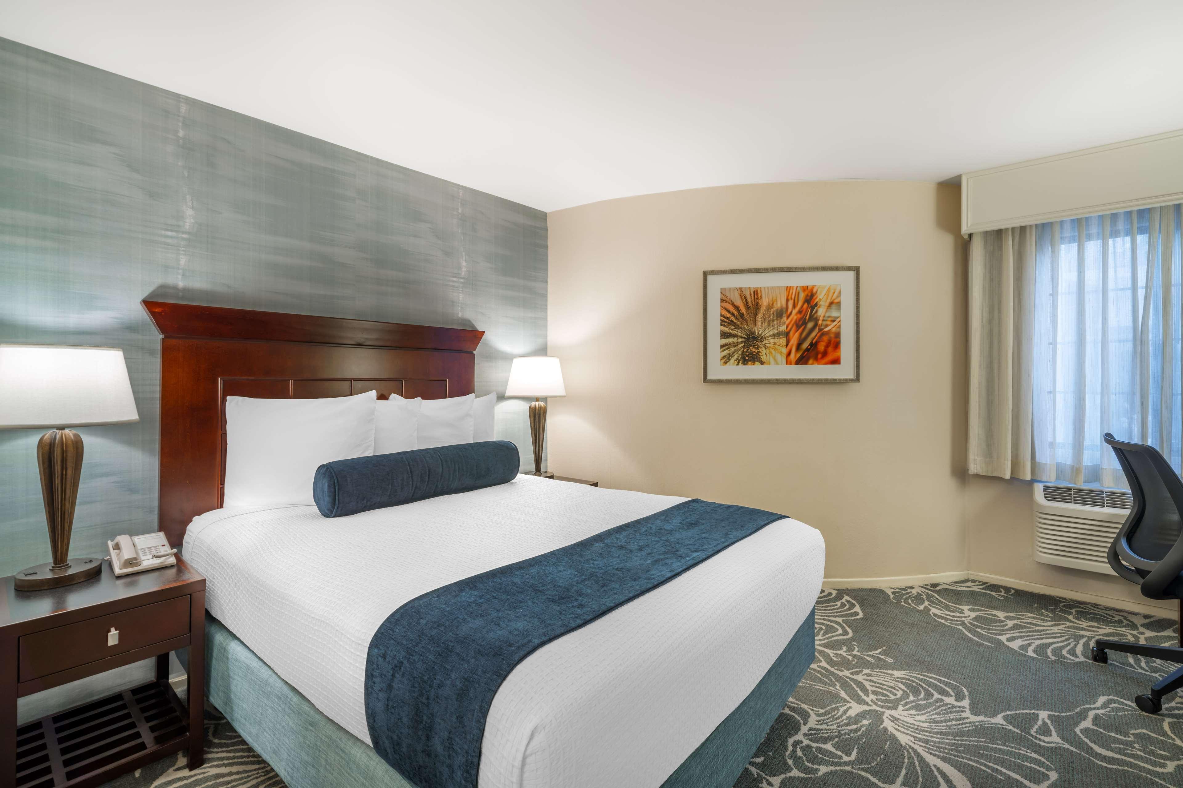 Room Queen Bed Non Smoking