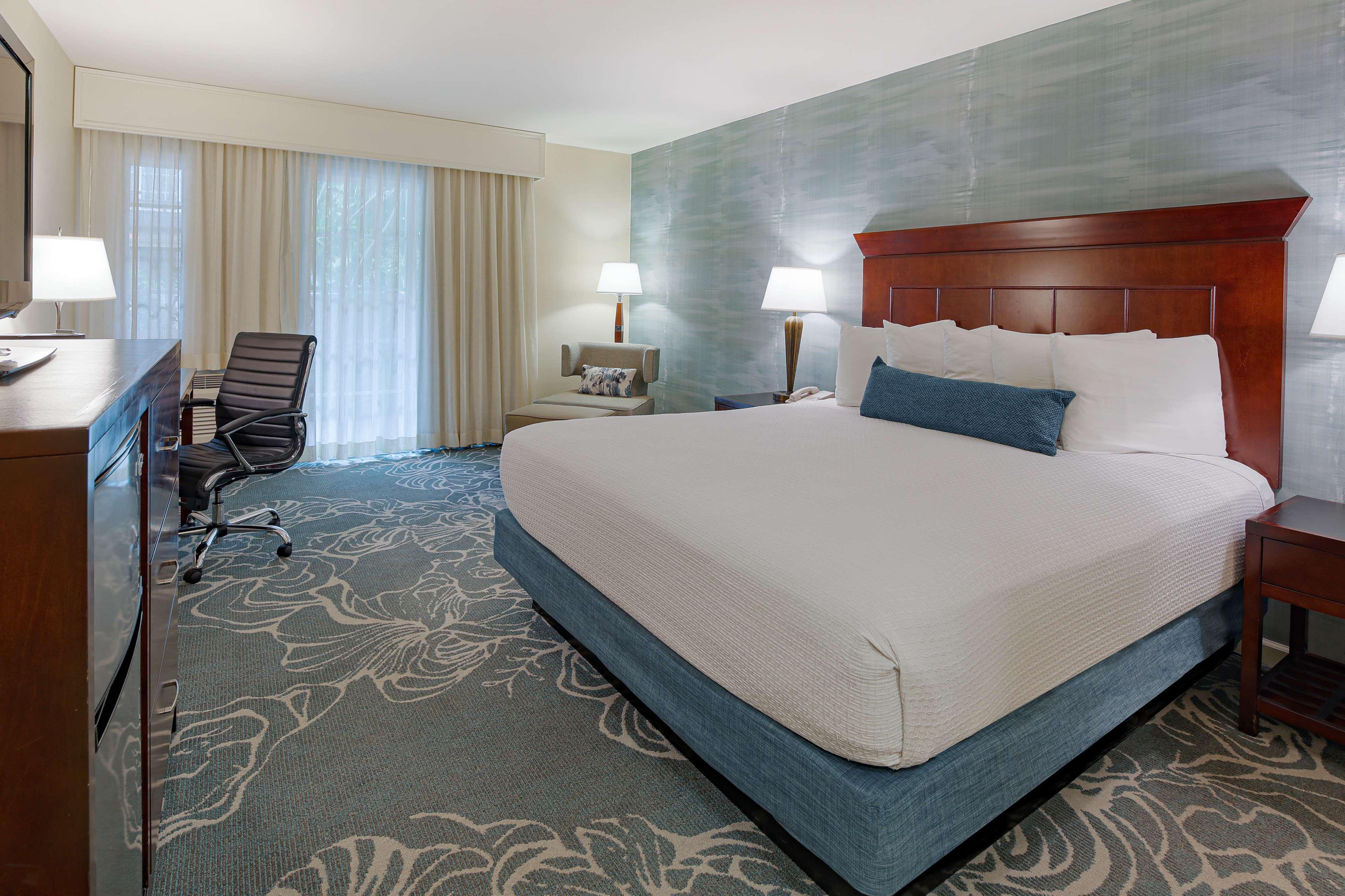 Room Queen Bed Non Smoking