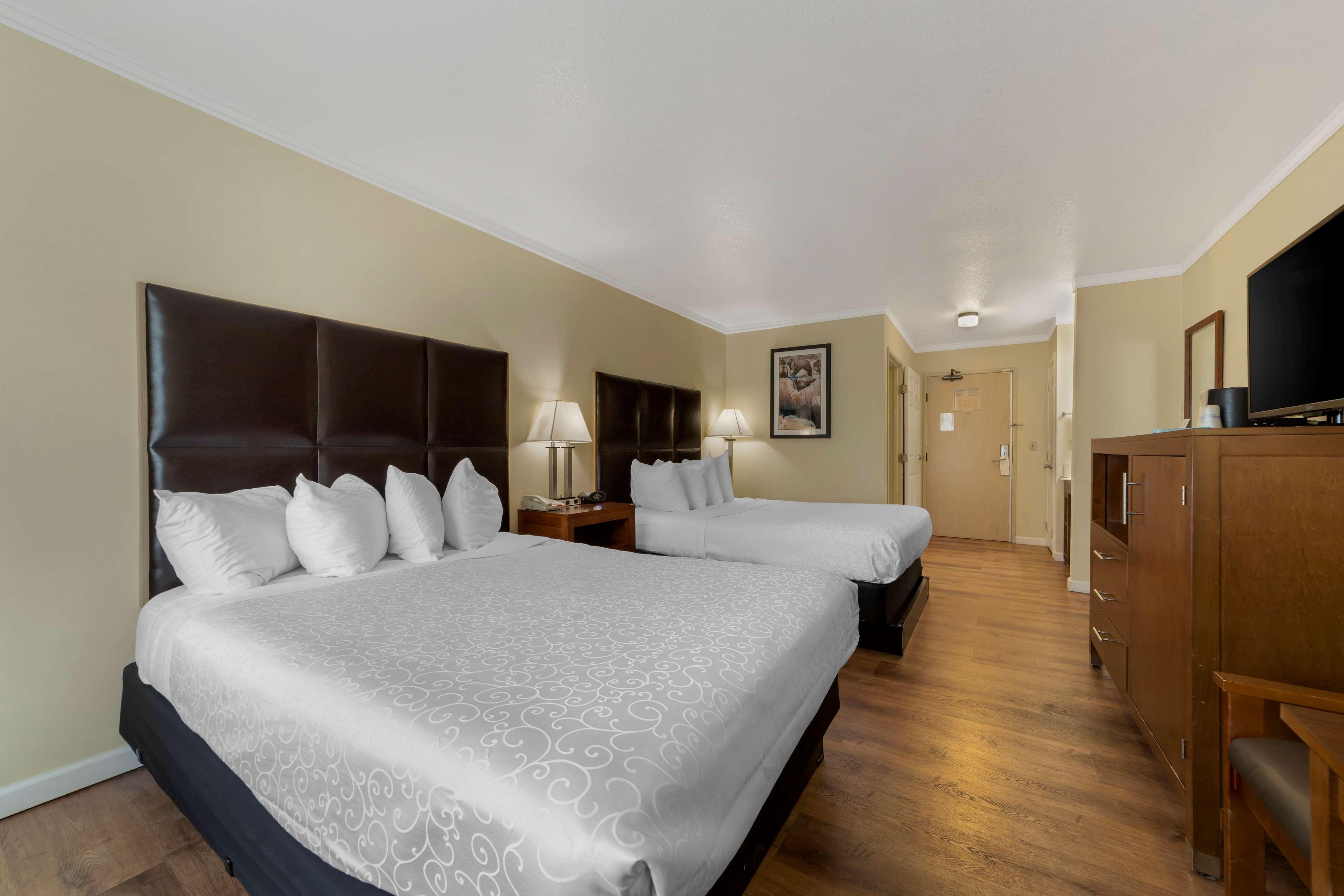 Room City View Two Queen Beds