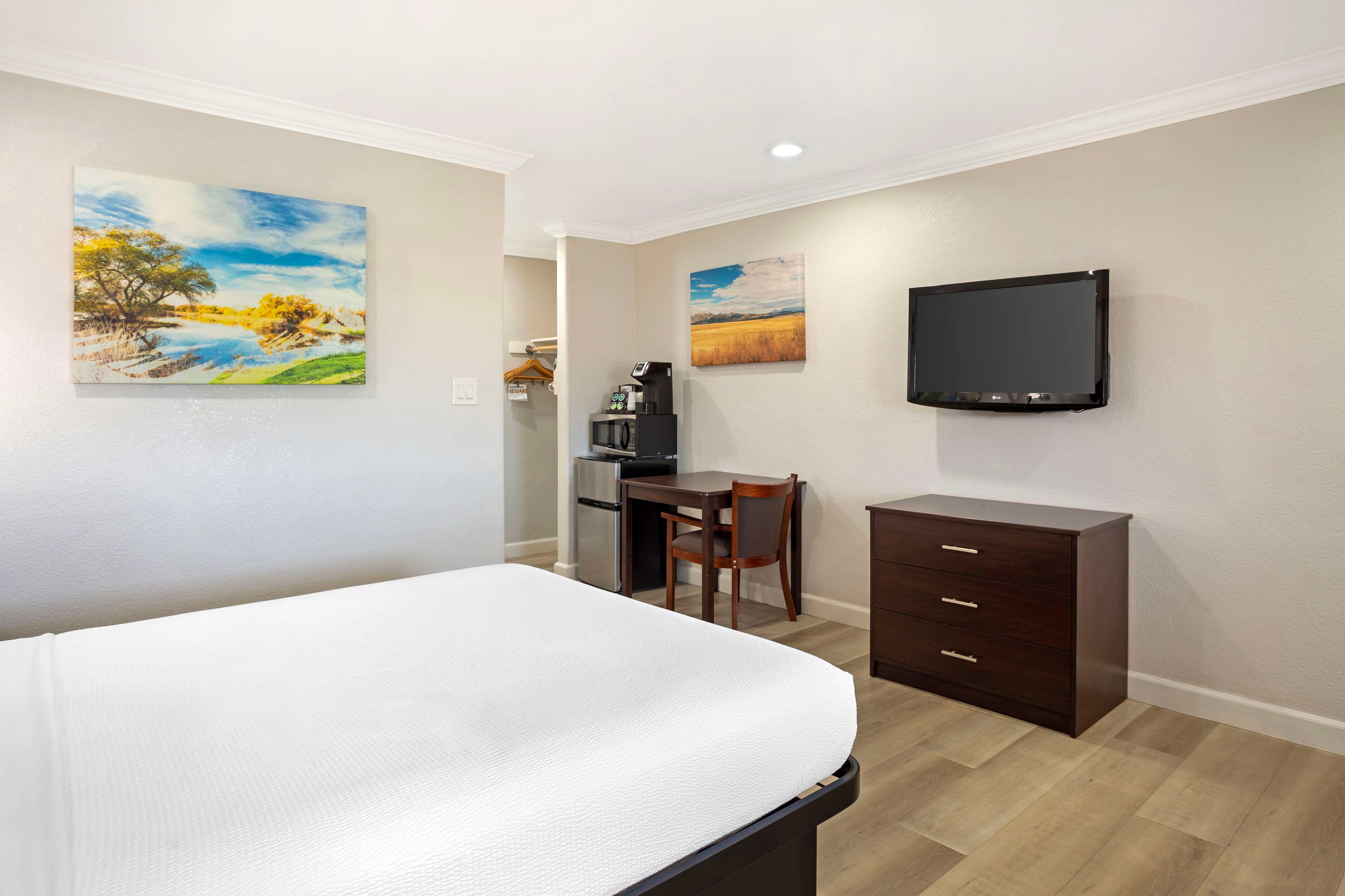 Double Queen Bed Non Smoking