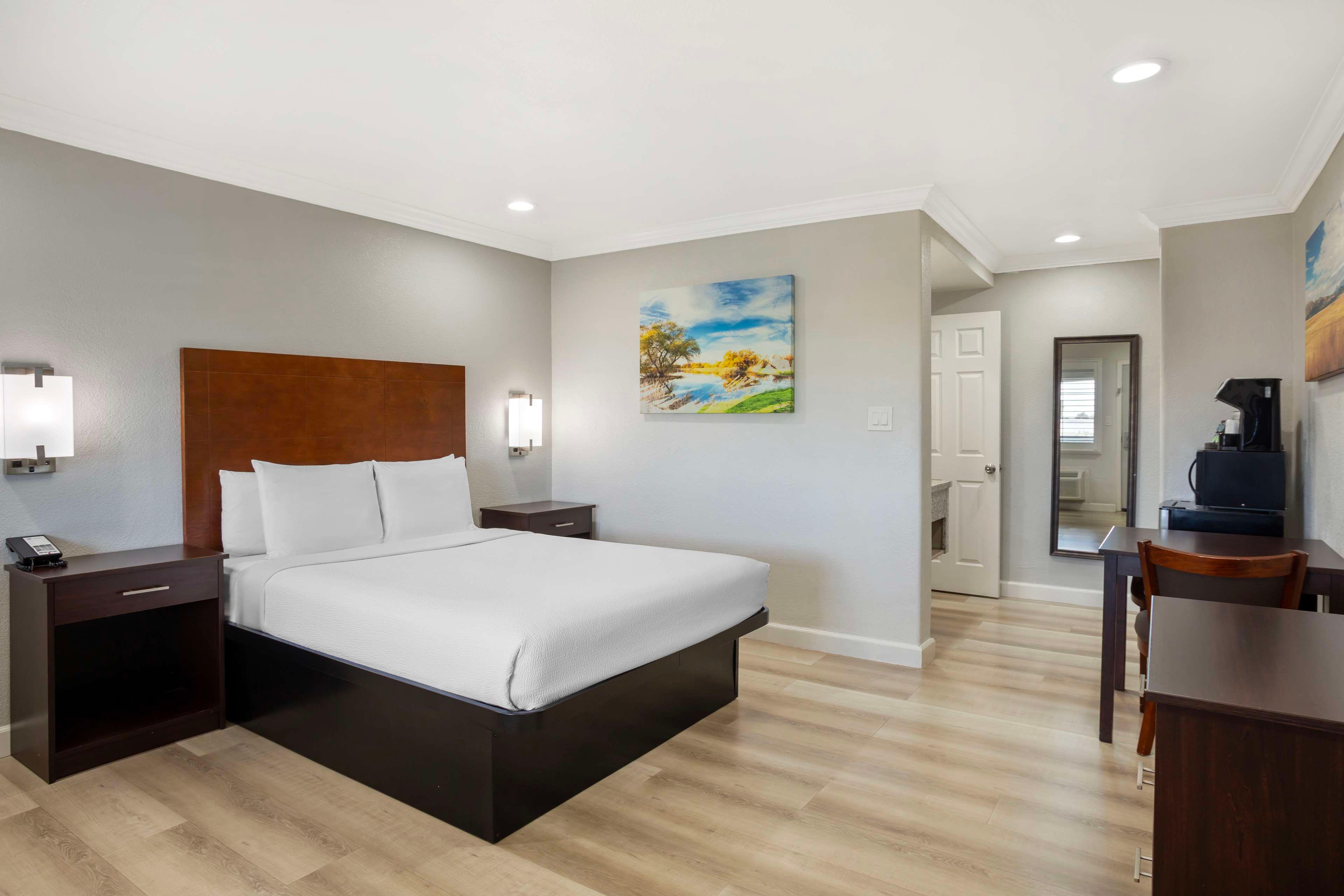 Double Queen Bed Non Smoking