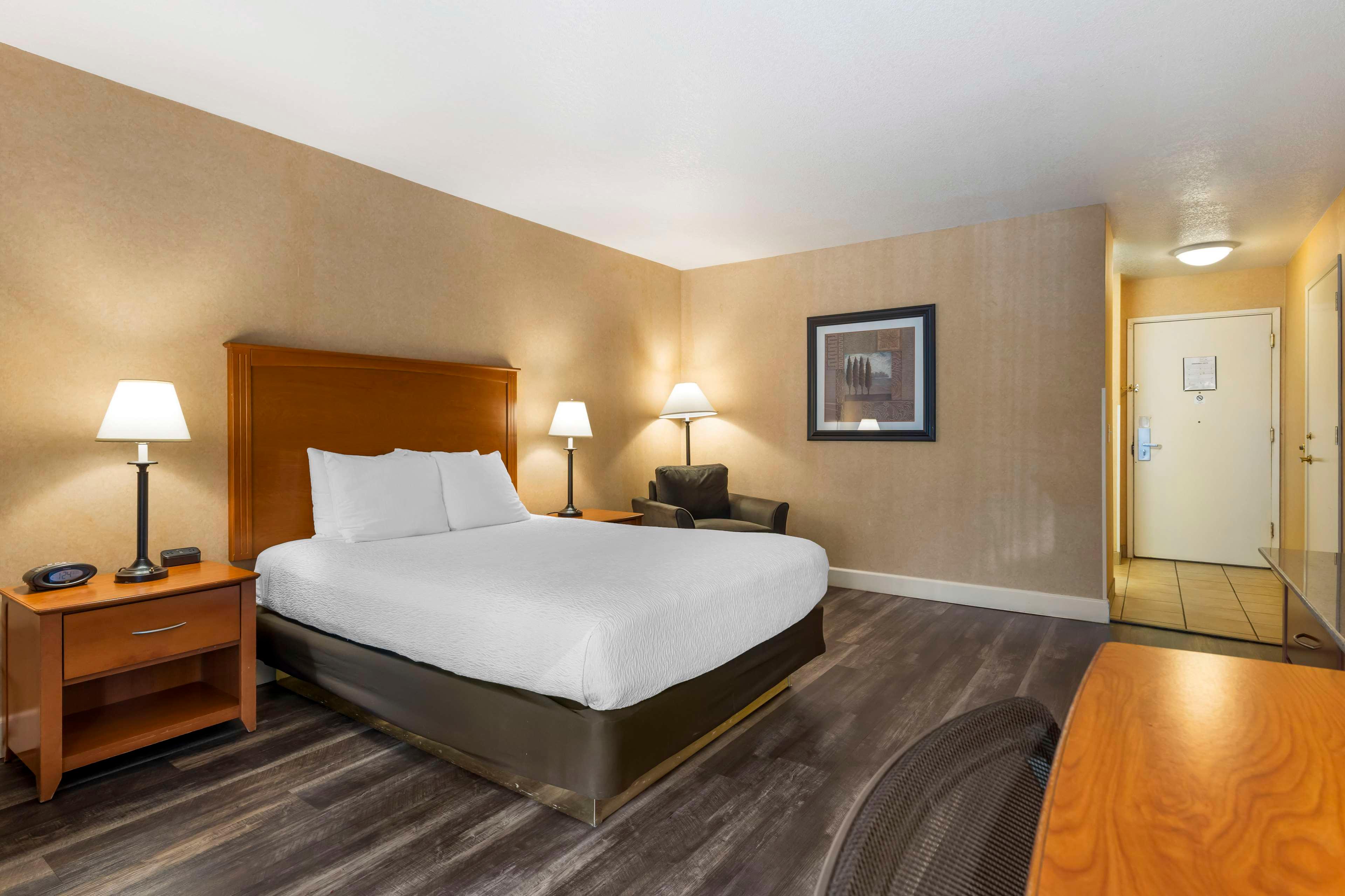 Room Queen Bed Non Smoking