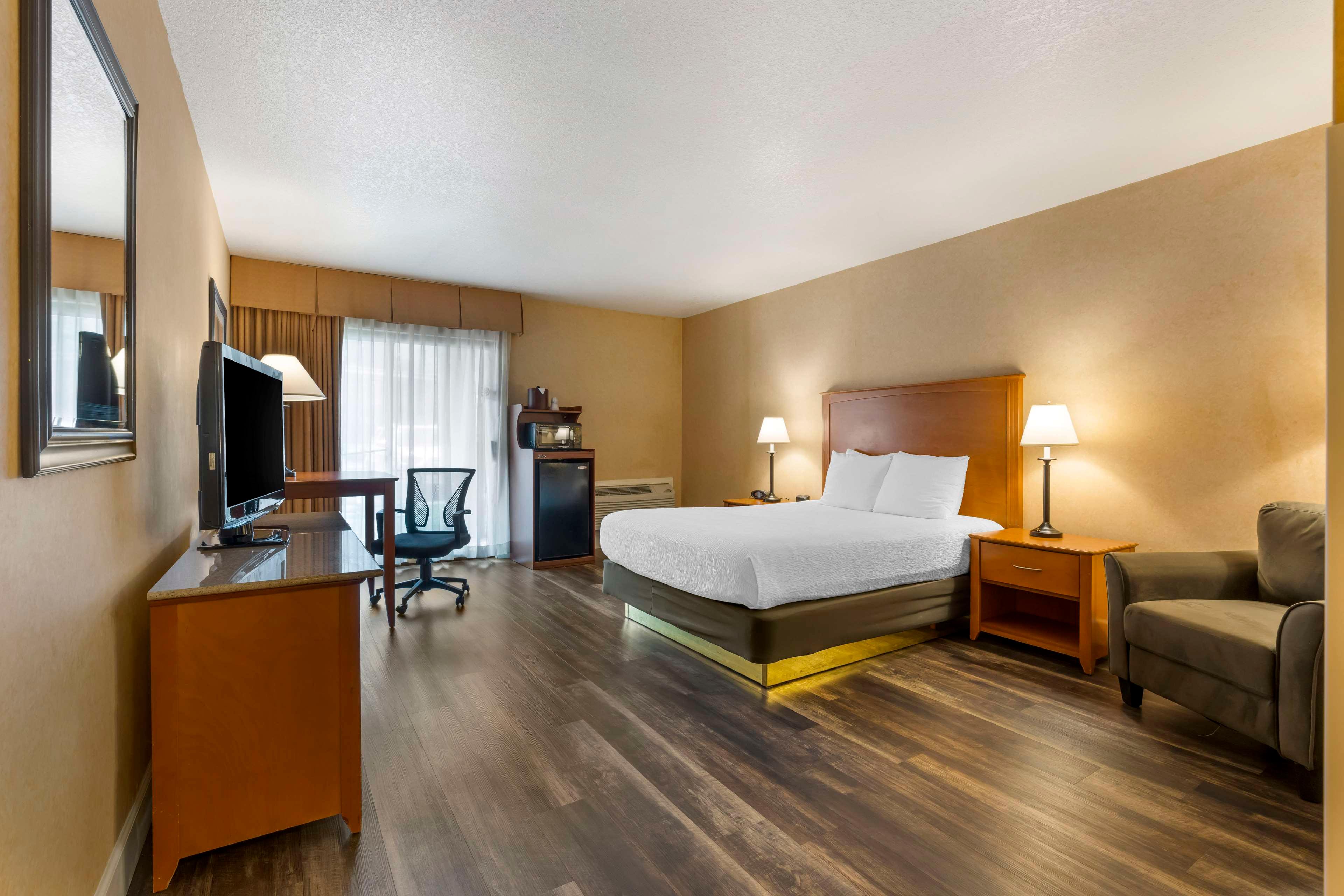 Room Queen Bed Non Smoking