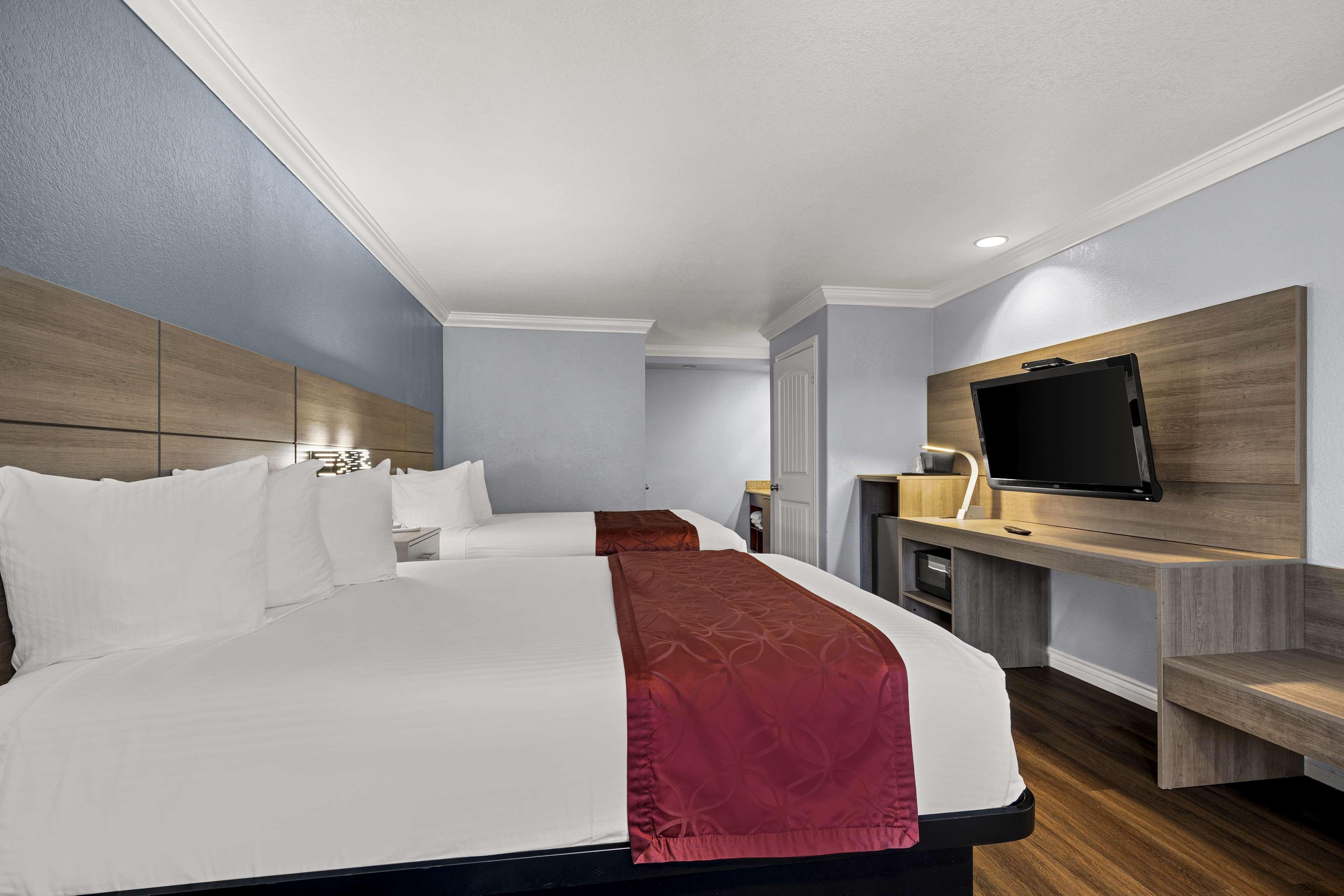 Room Two Double Beds Non Smoking