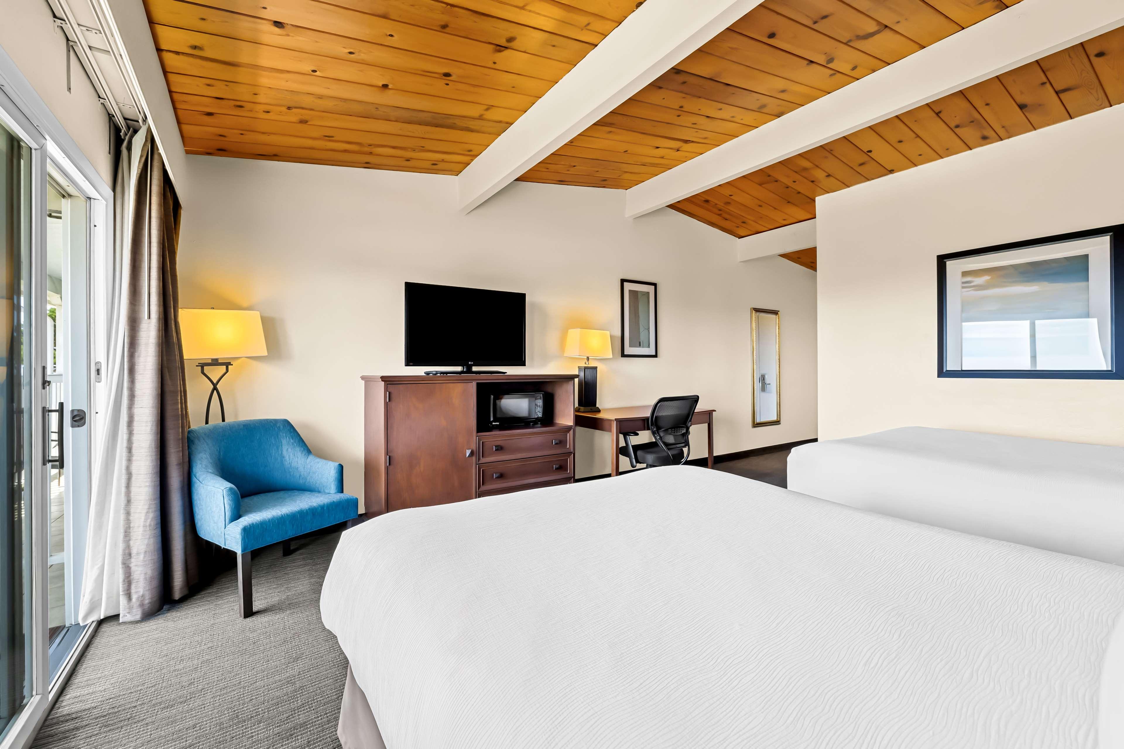 Double Two Queen Beds Non Smoking