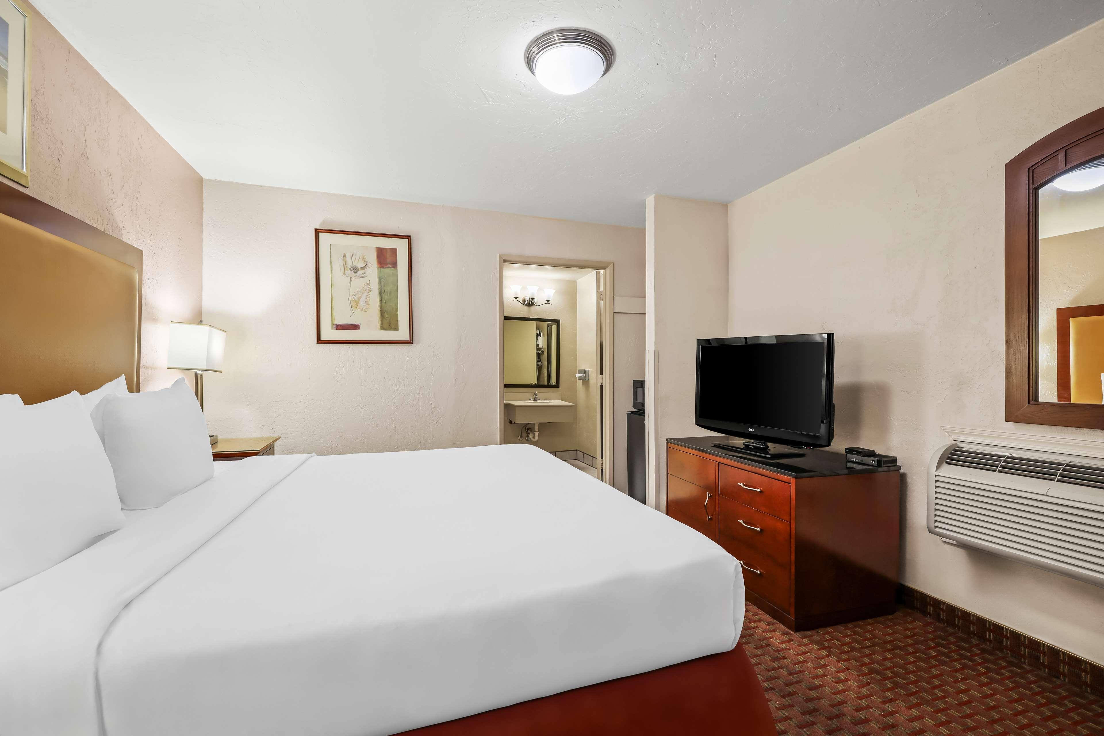 Double Accessible King Size Bed