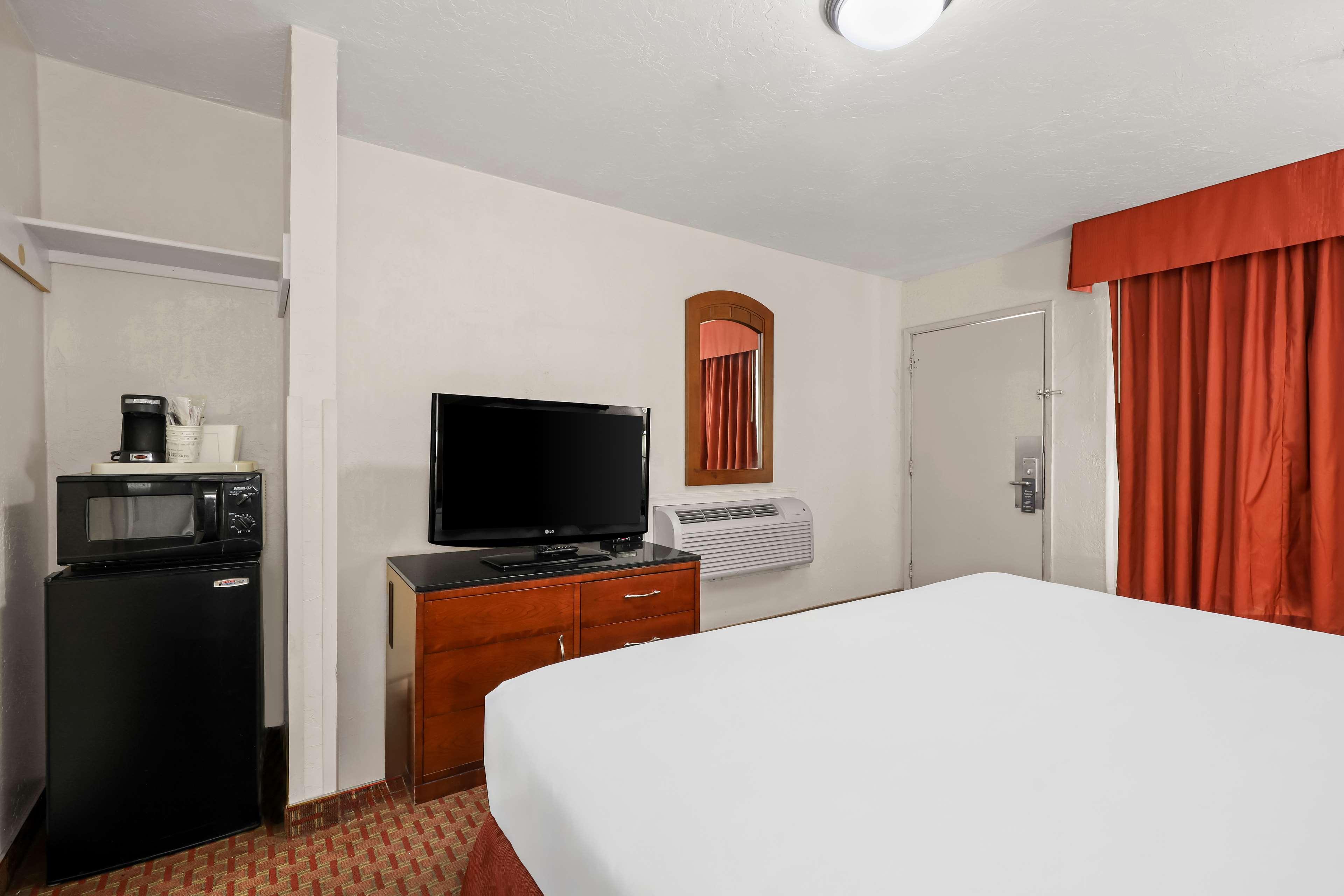 Double Accessible King Size Bed