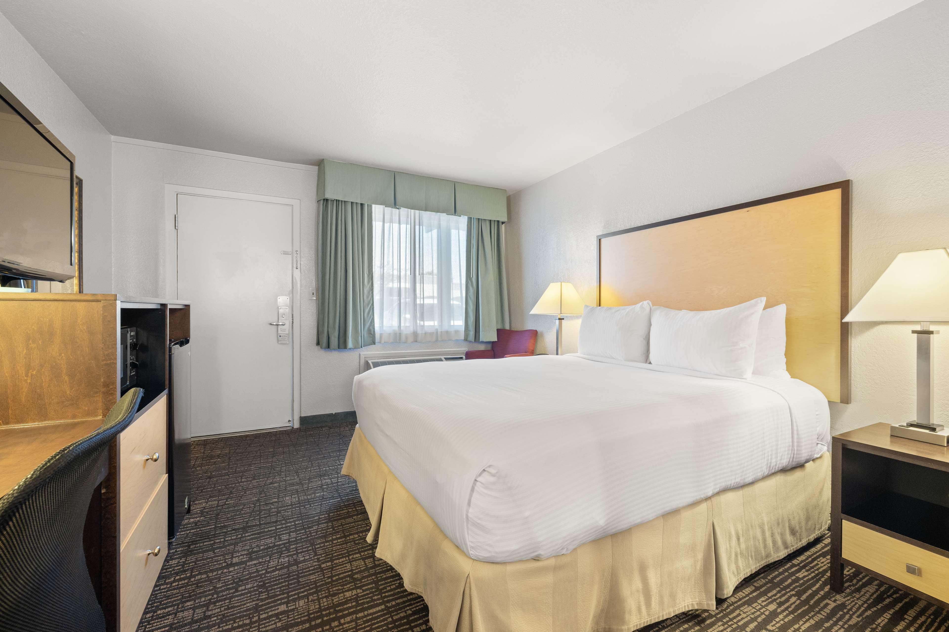 Room Queen Bed Non Smoking