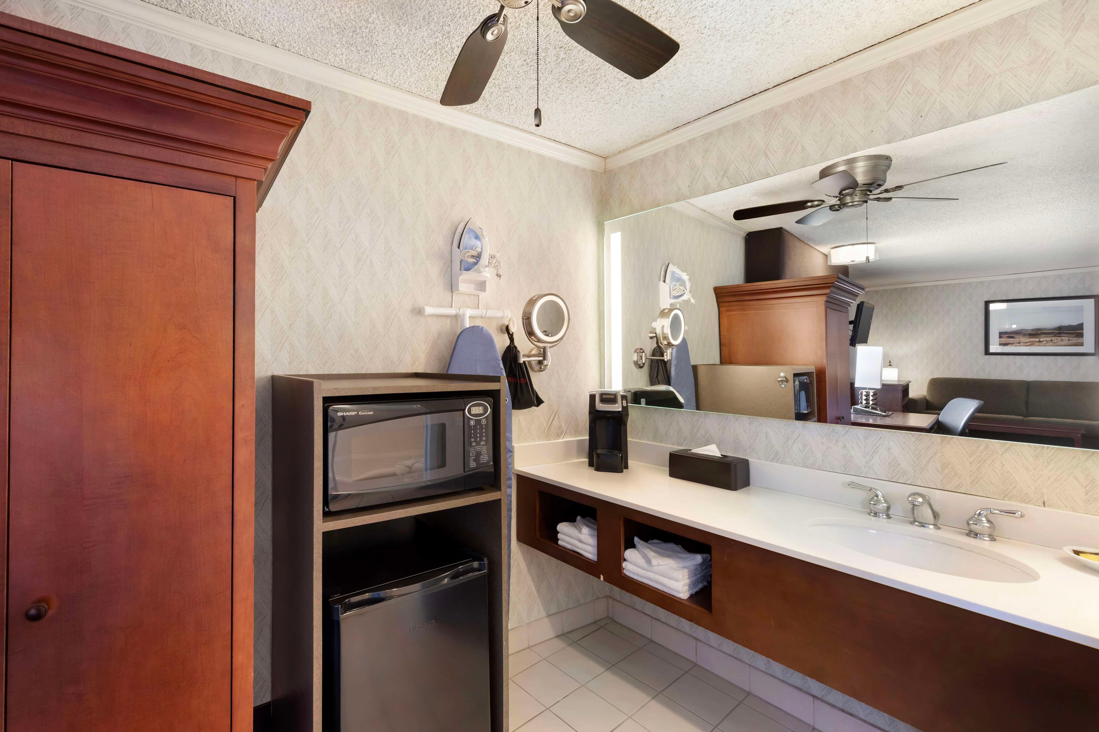 Family Room Two Queen Beds