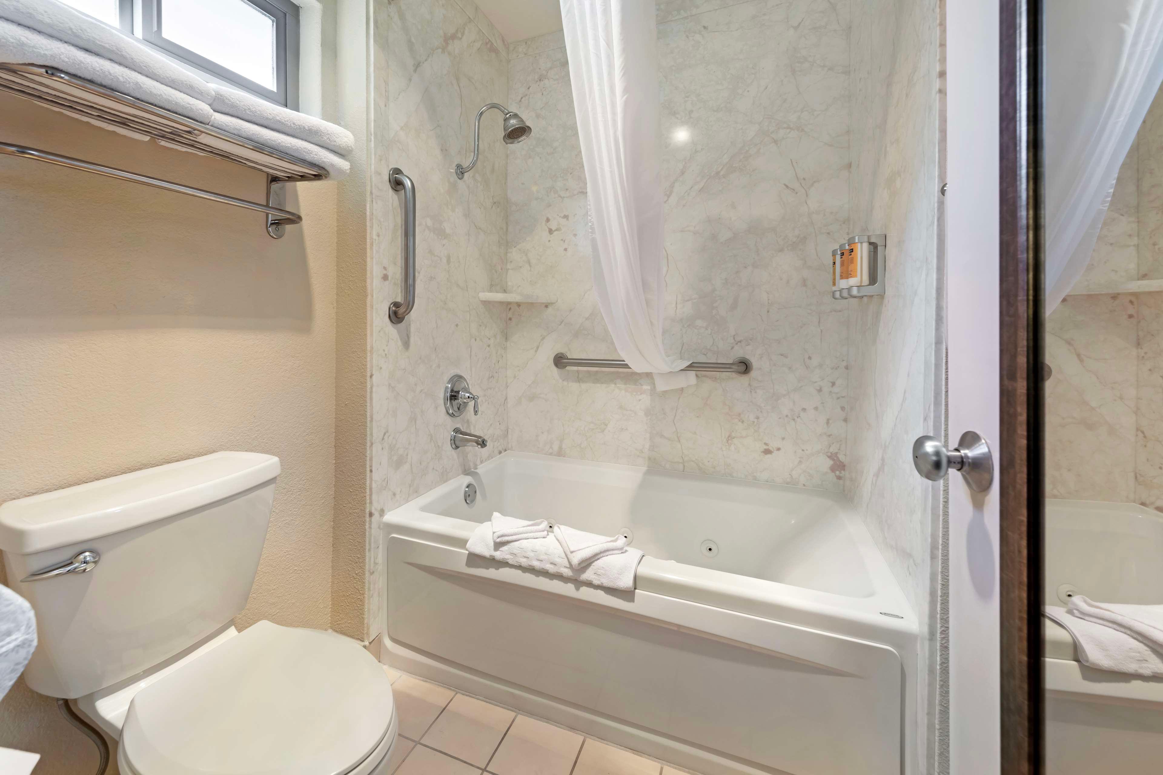 Room King Bed Non Smoking