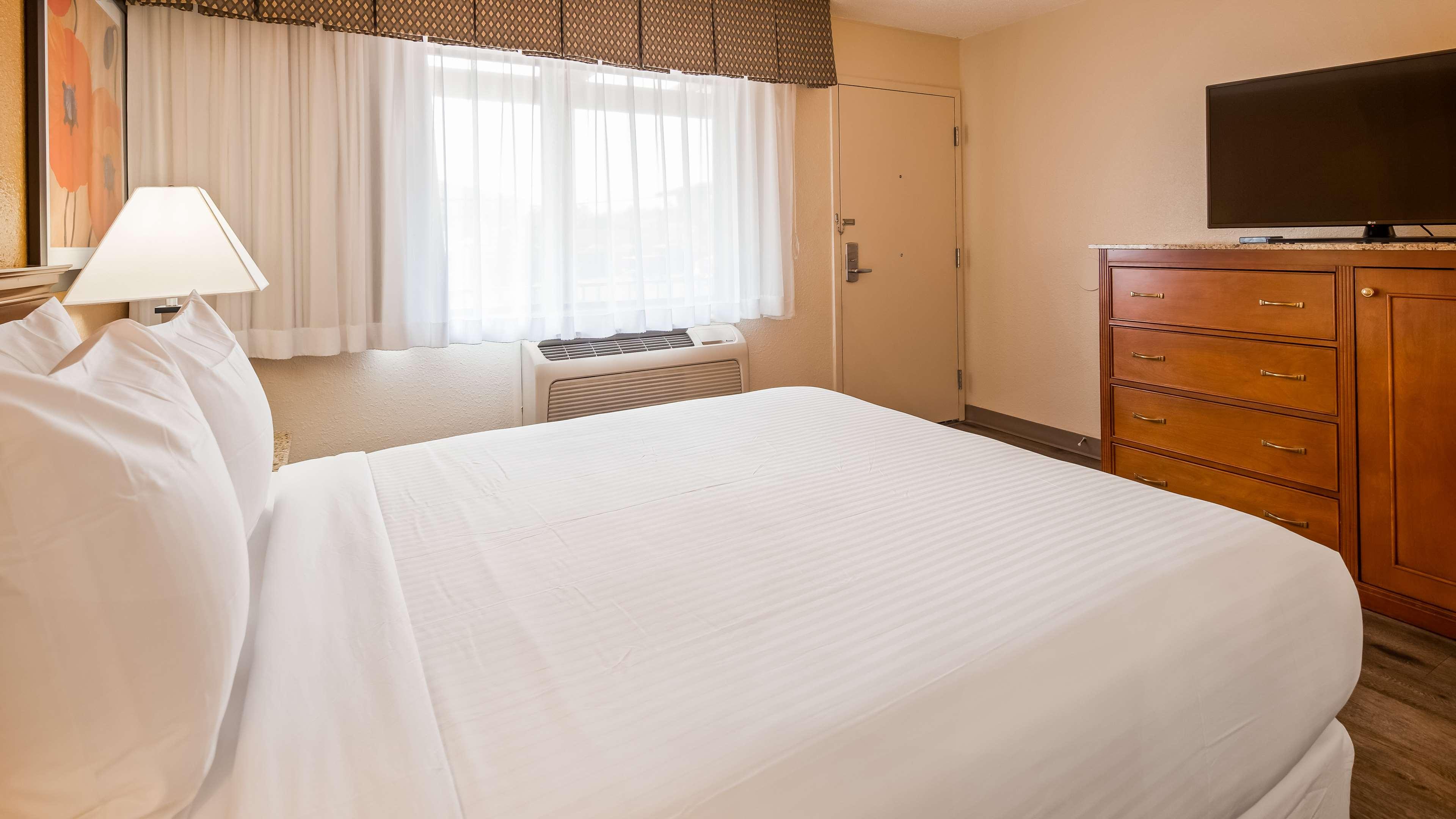 Room King Bed Non Smoking