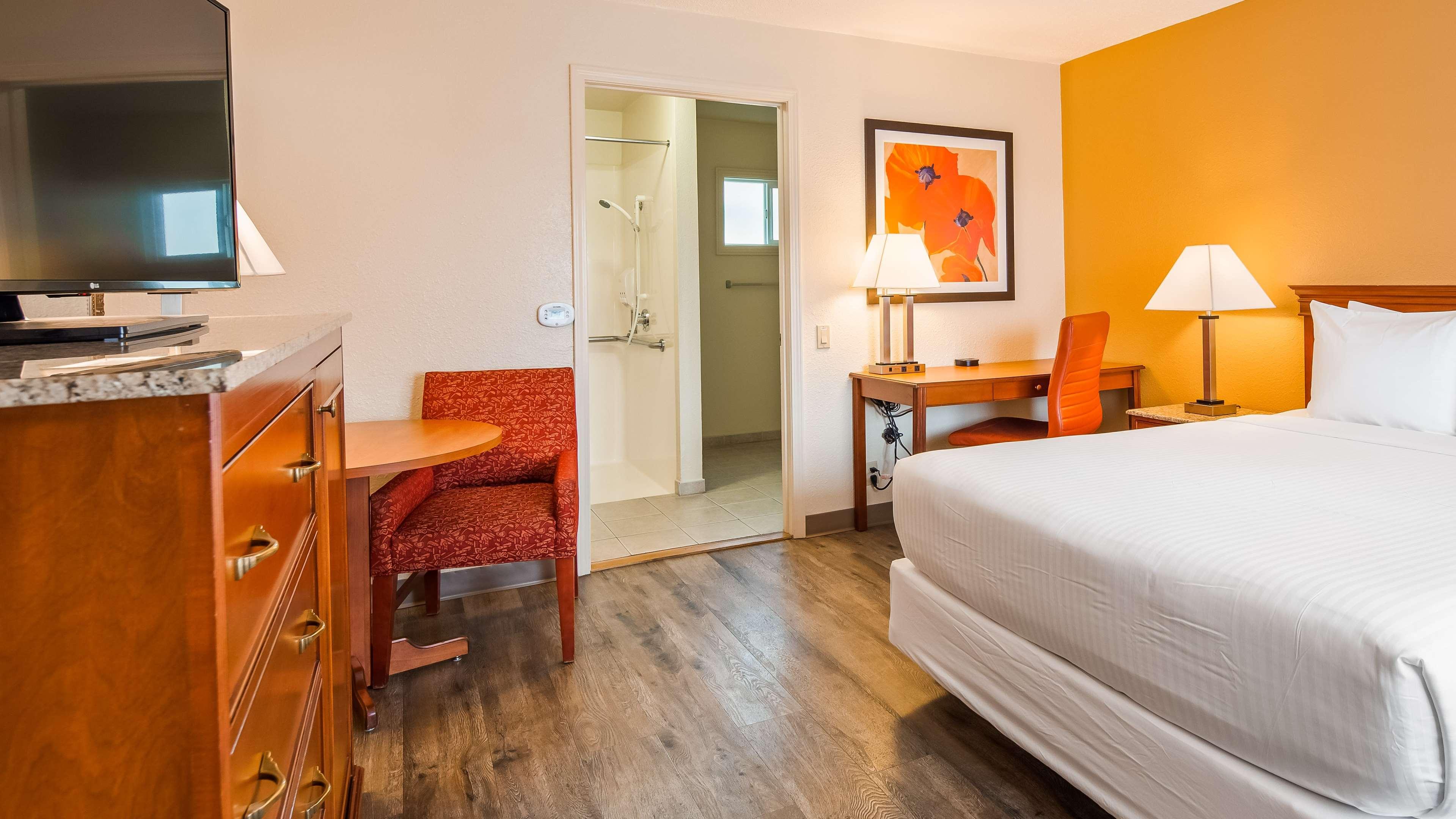 Double Accessible-queen Size Bed