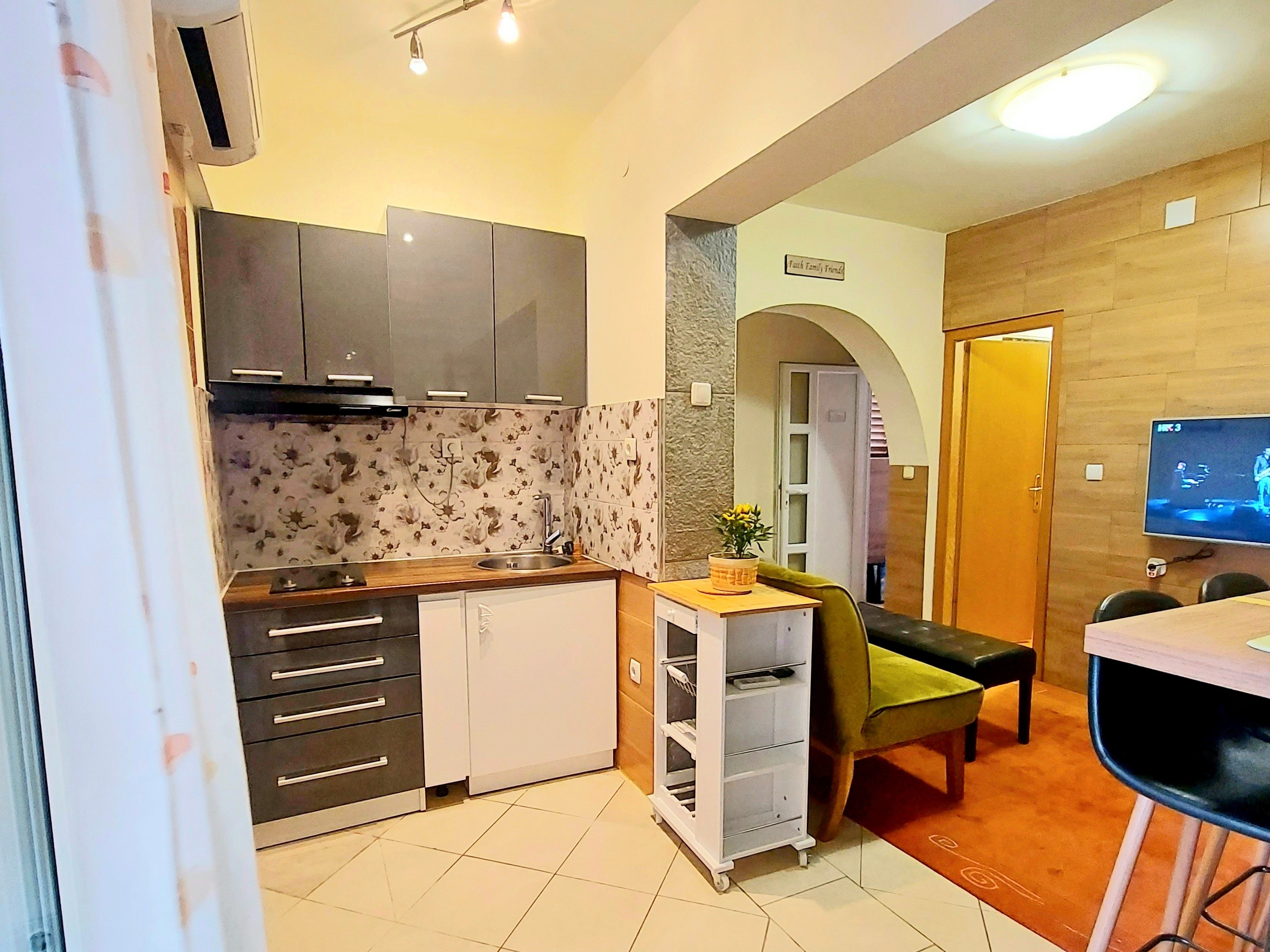 Apartment Capacity 5 Two Bedrooms