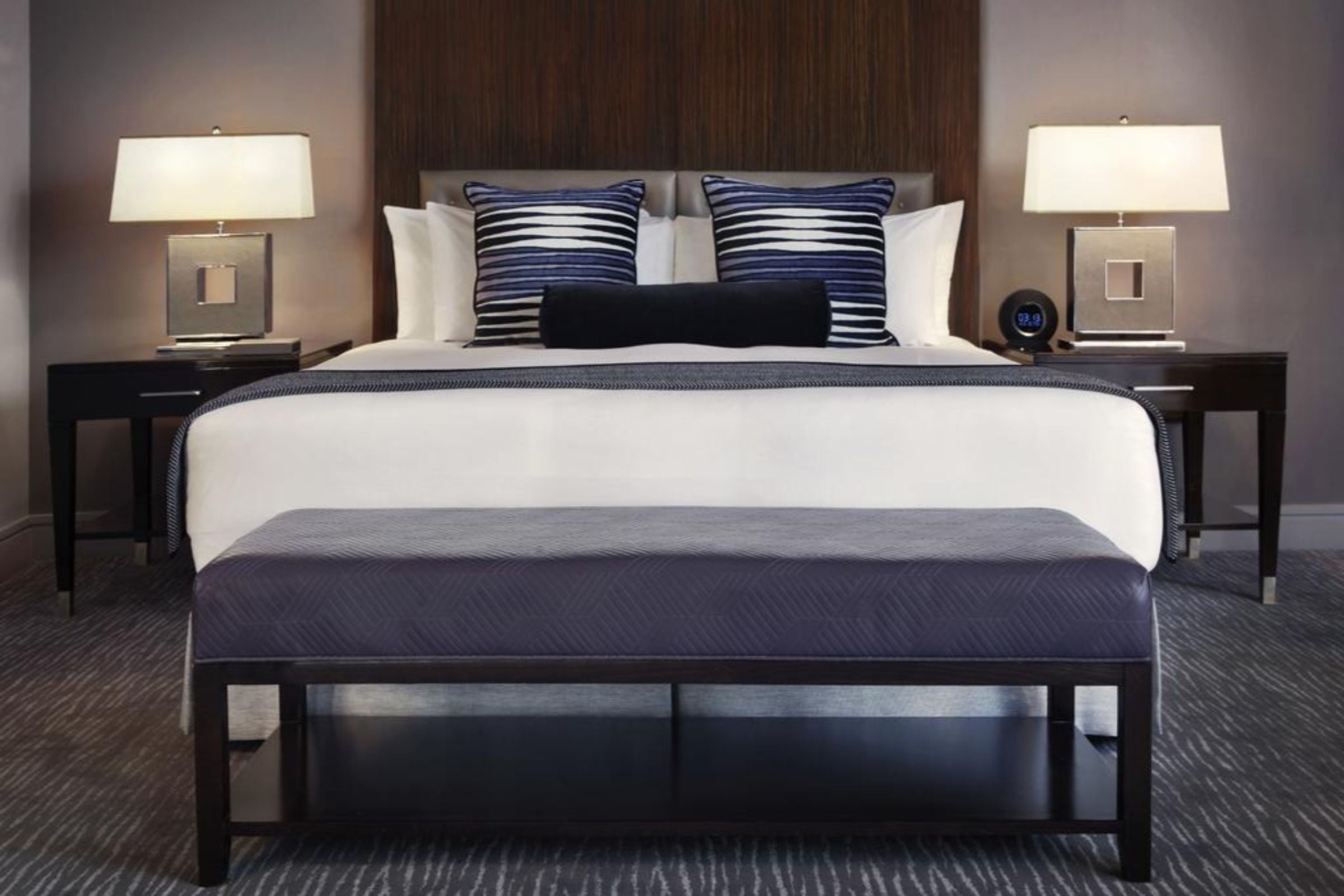 Double Deluxe City View King Bed