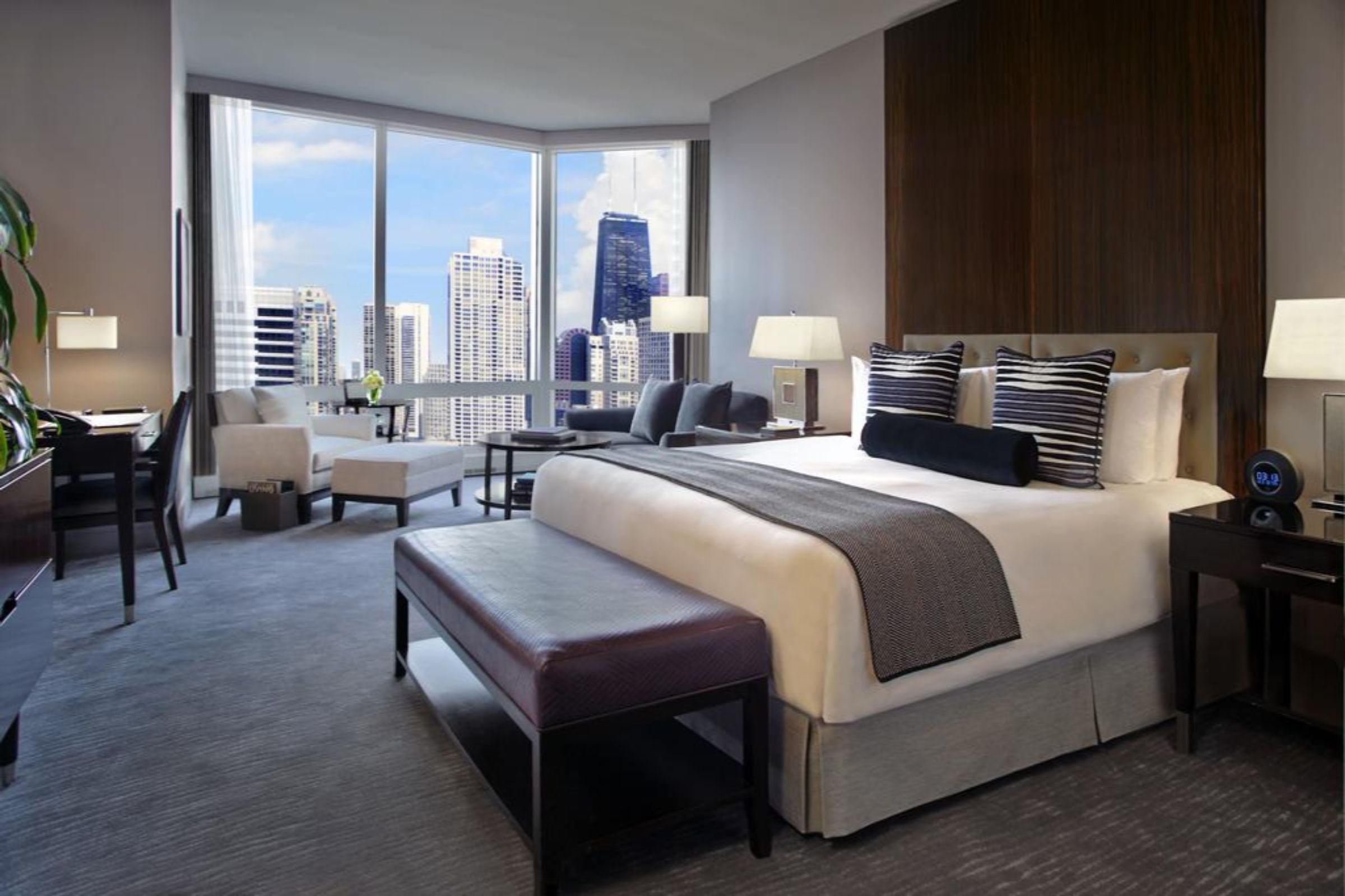Double Deluxe City View King Bed