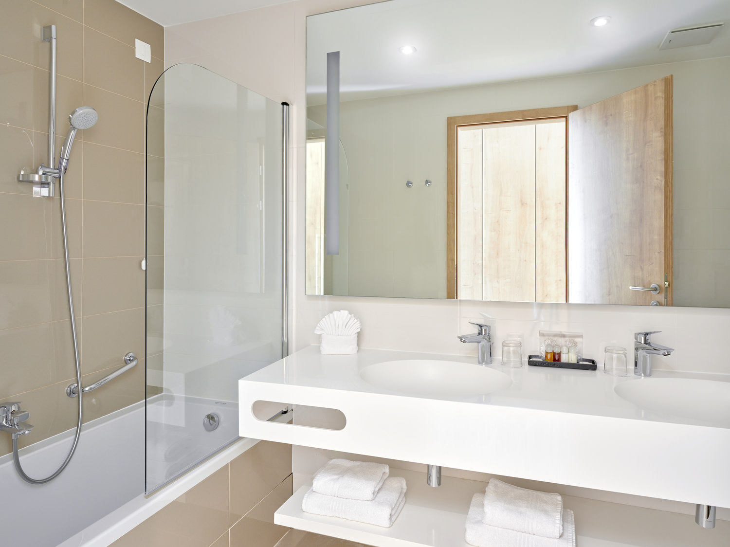 Double or Twin Superior