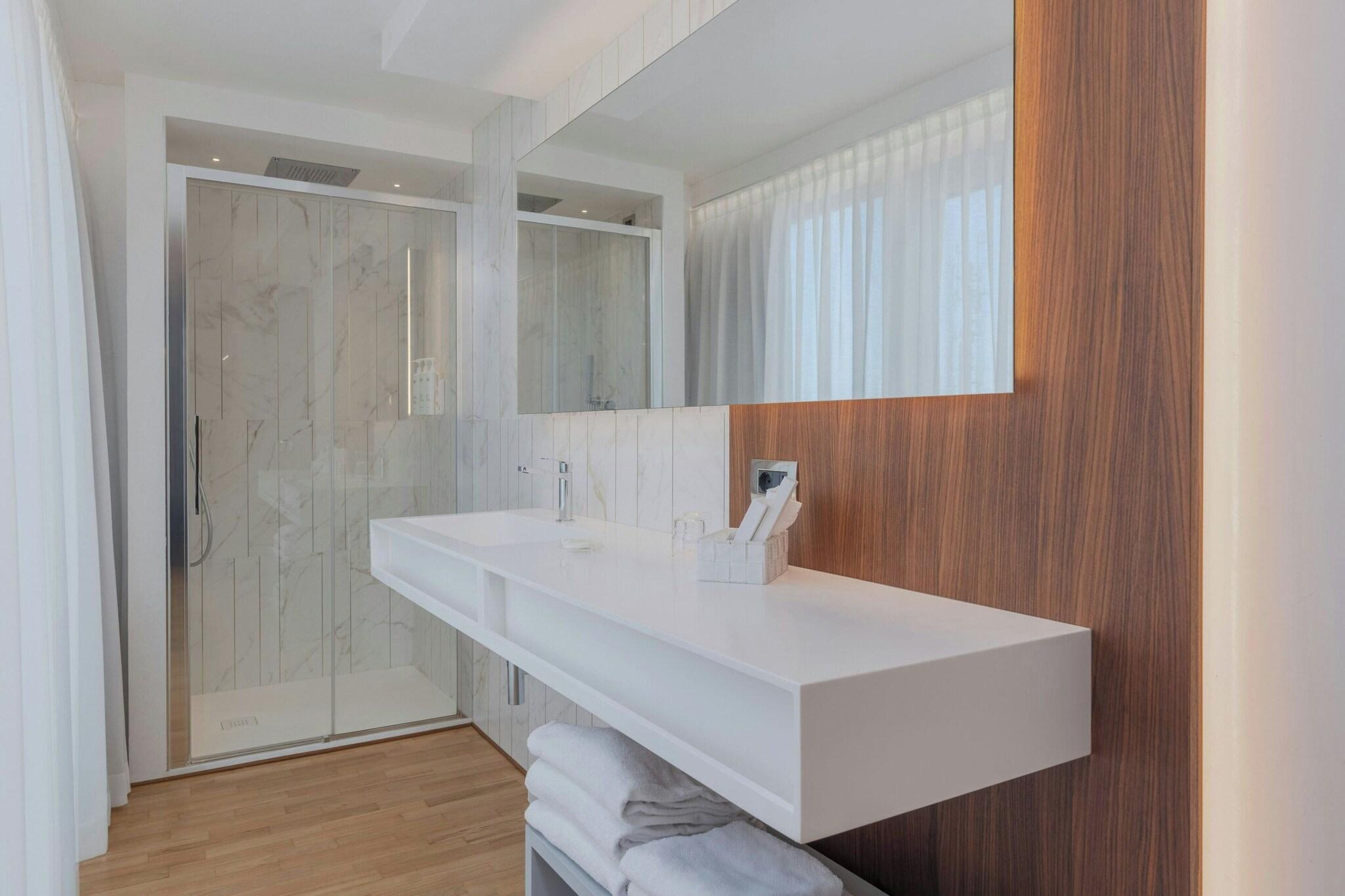 Junior Suite King Bed One Bedroom 