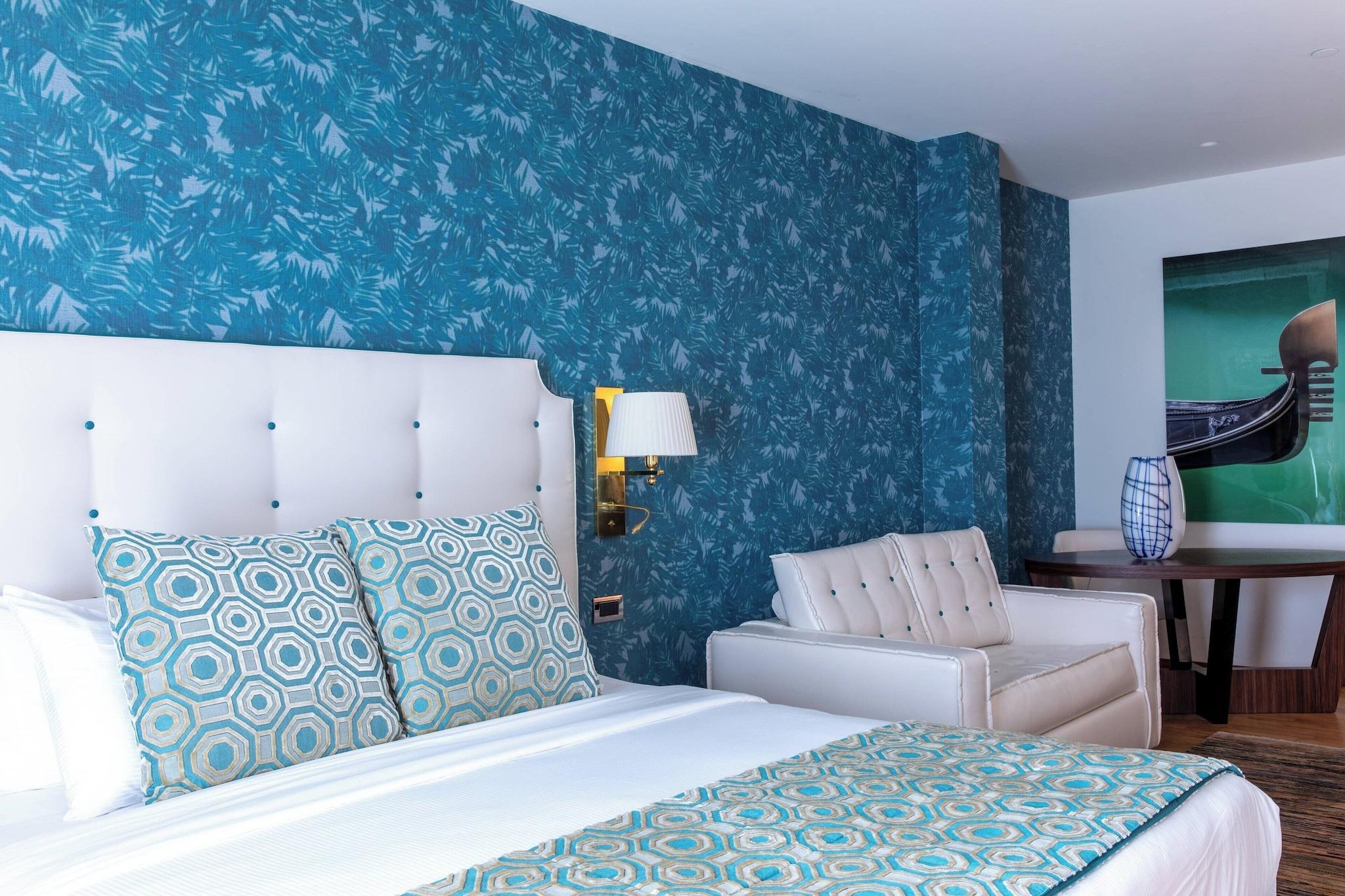 Junior Suite King Size Bed