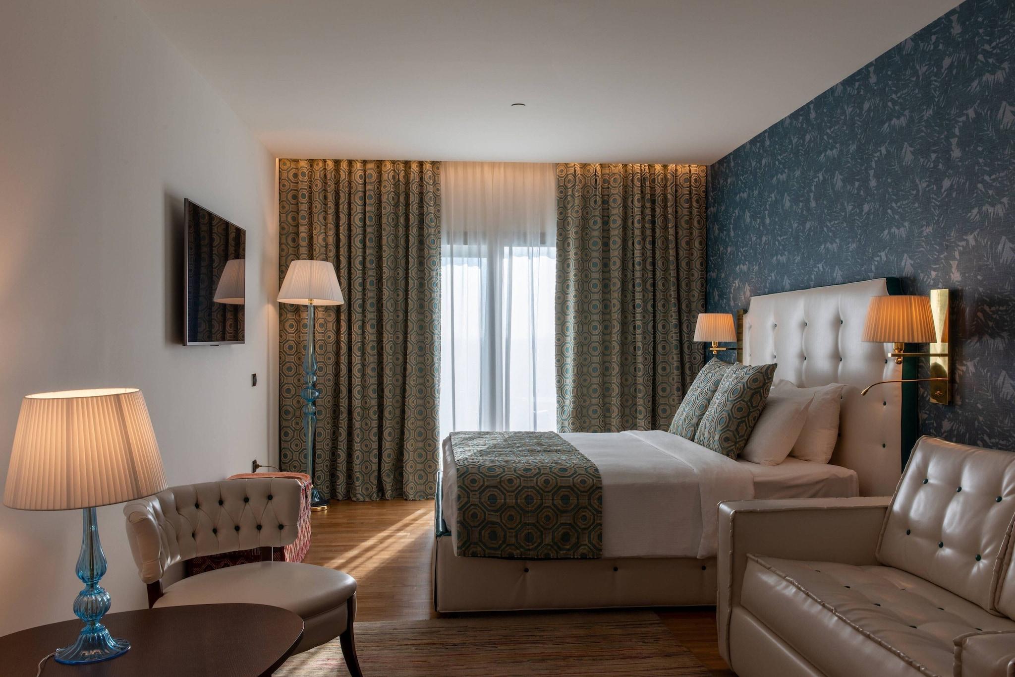 Junior Suite King Size Bed