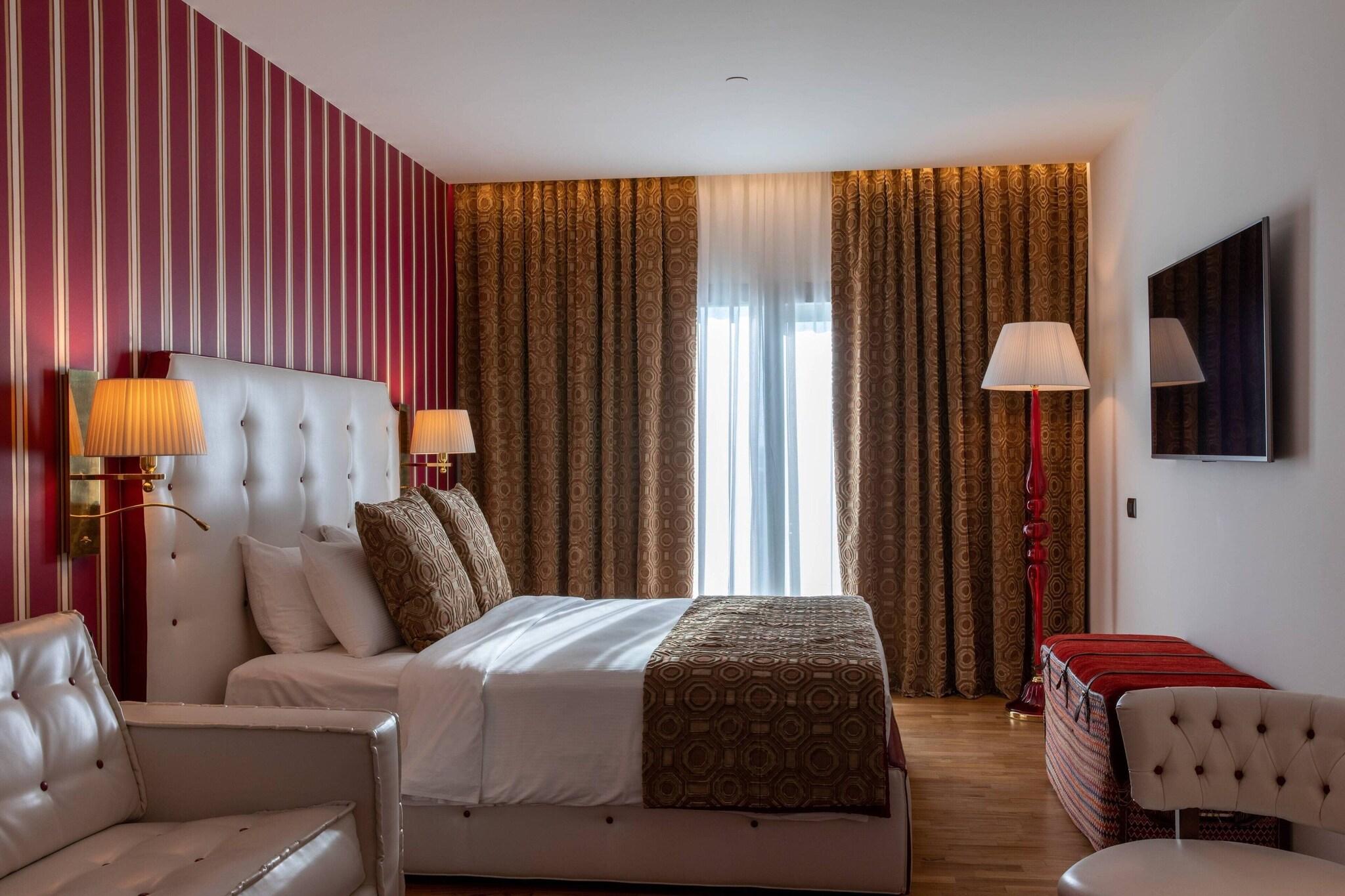 Junior Suite King Size Bed