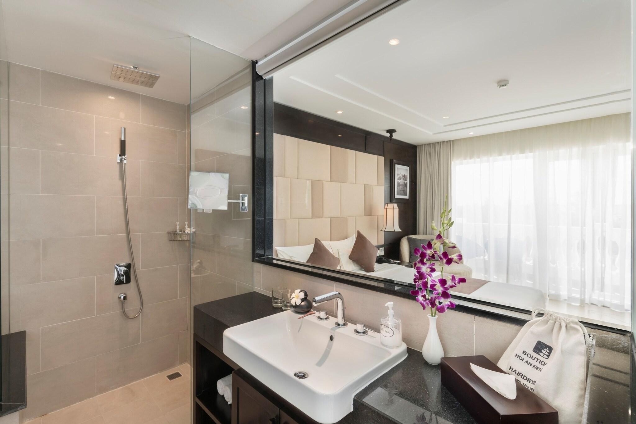 Double Deluxe King Bed