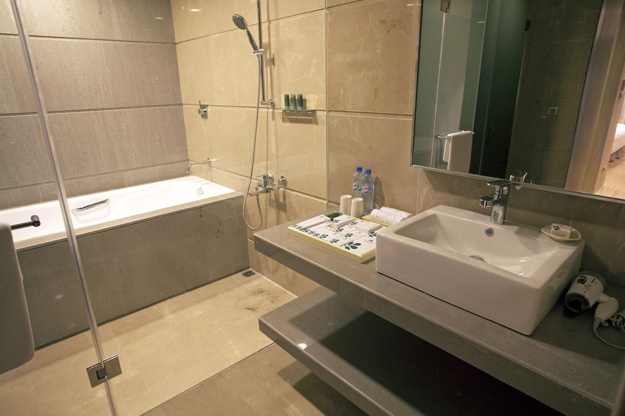 Apartment King Size Bed