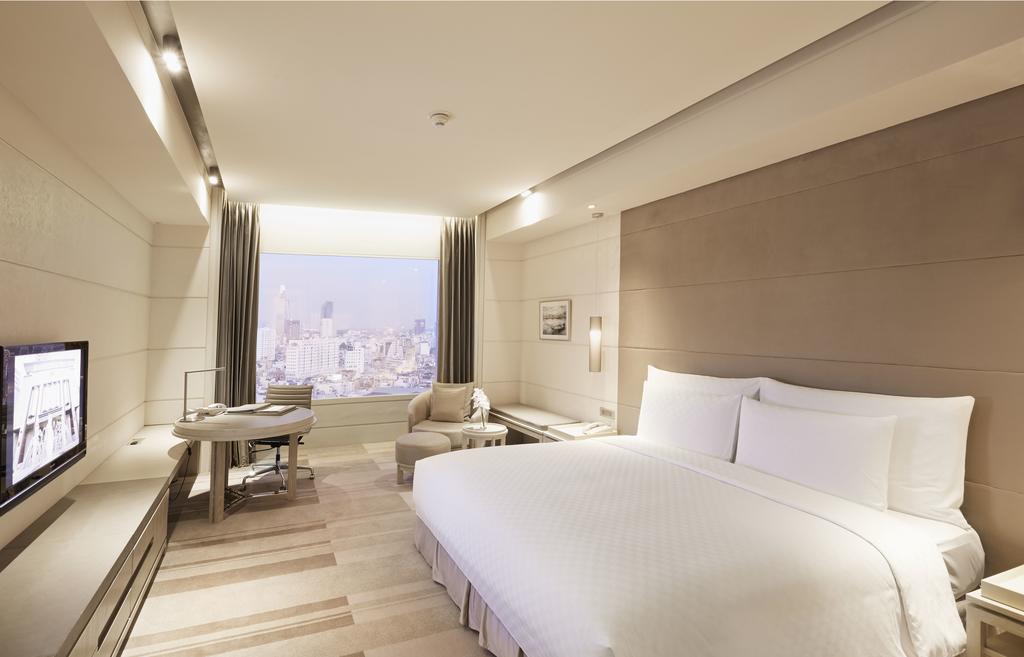 Double Deluxe King Bed