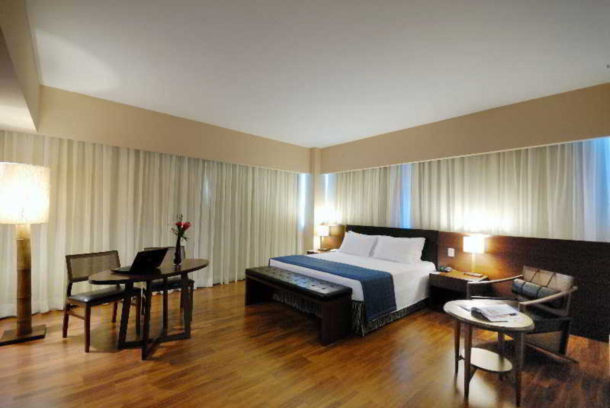 Single Executive Queen Bed