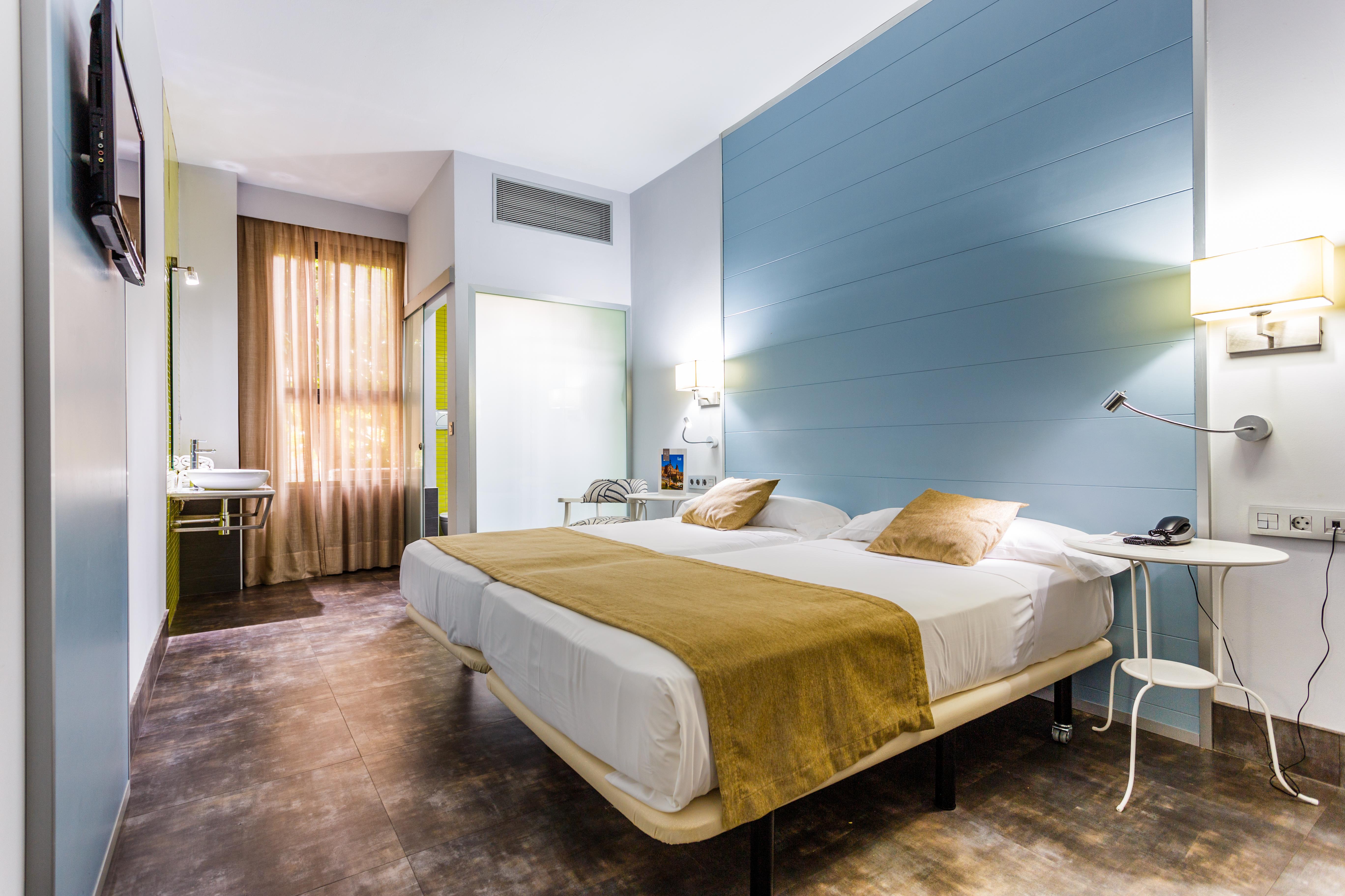 Double or Twin Standard