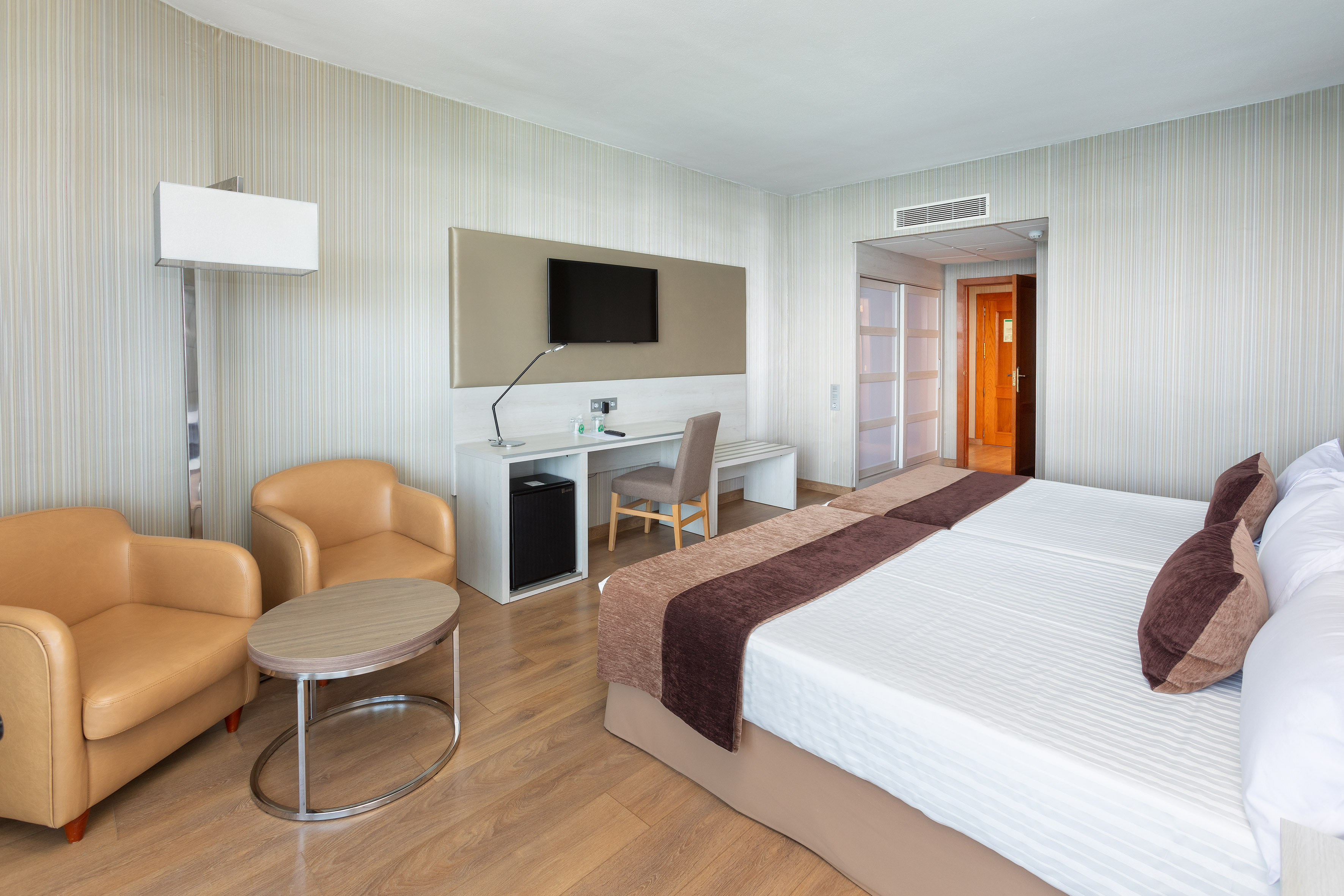 Double or Twin Capacity 4