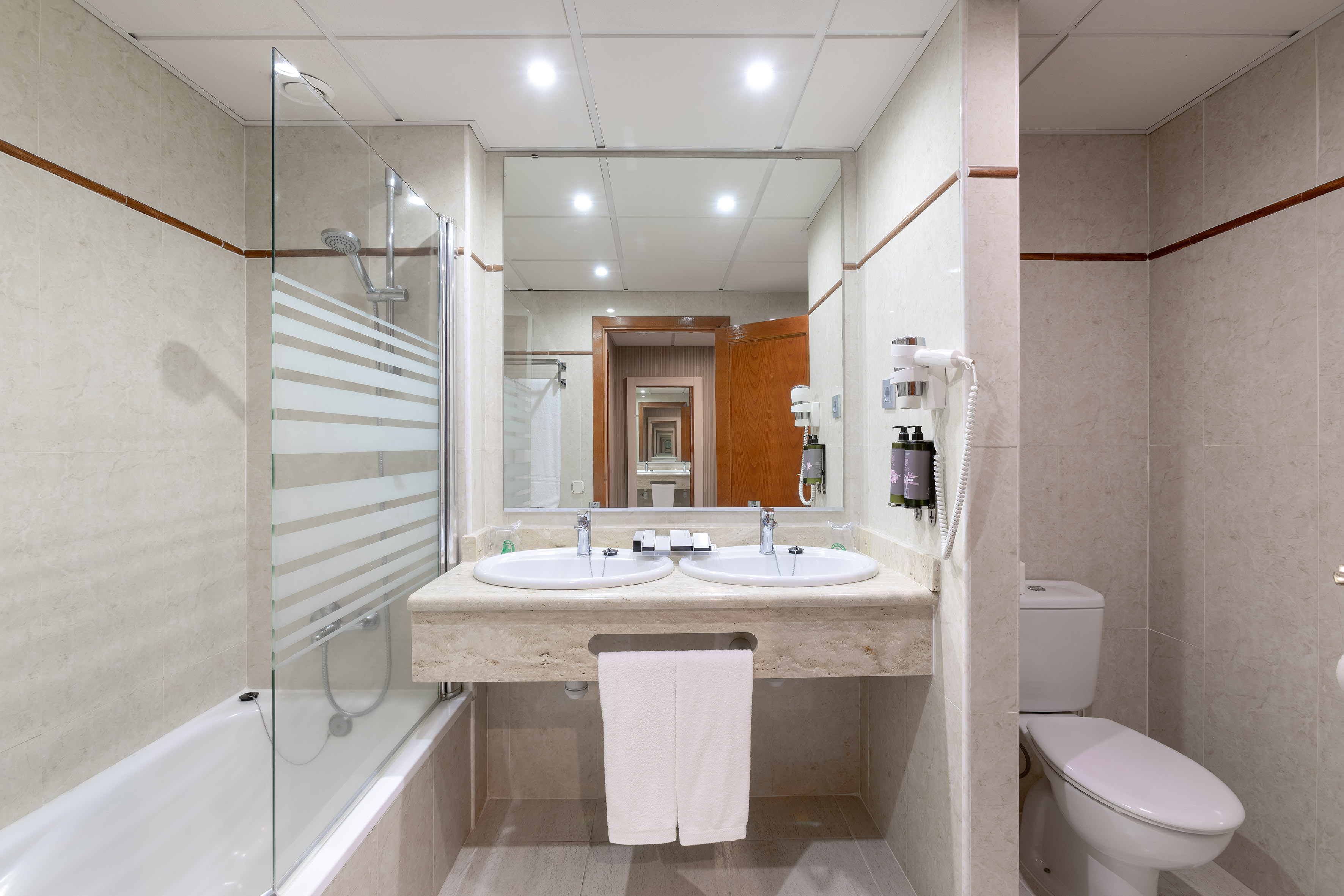 Double or Twin Standard