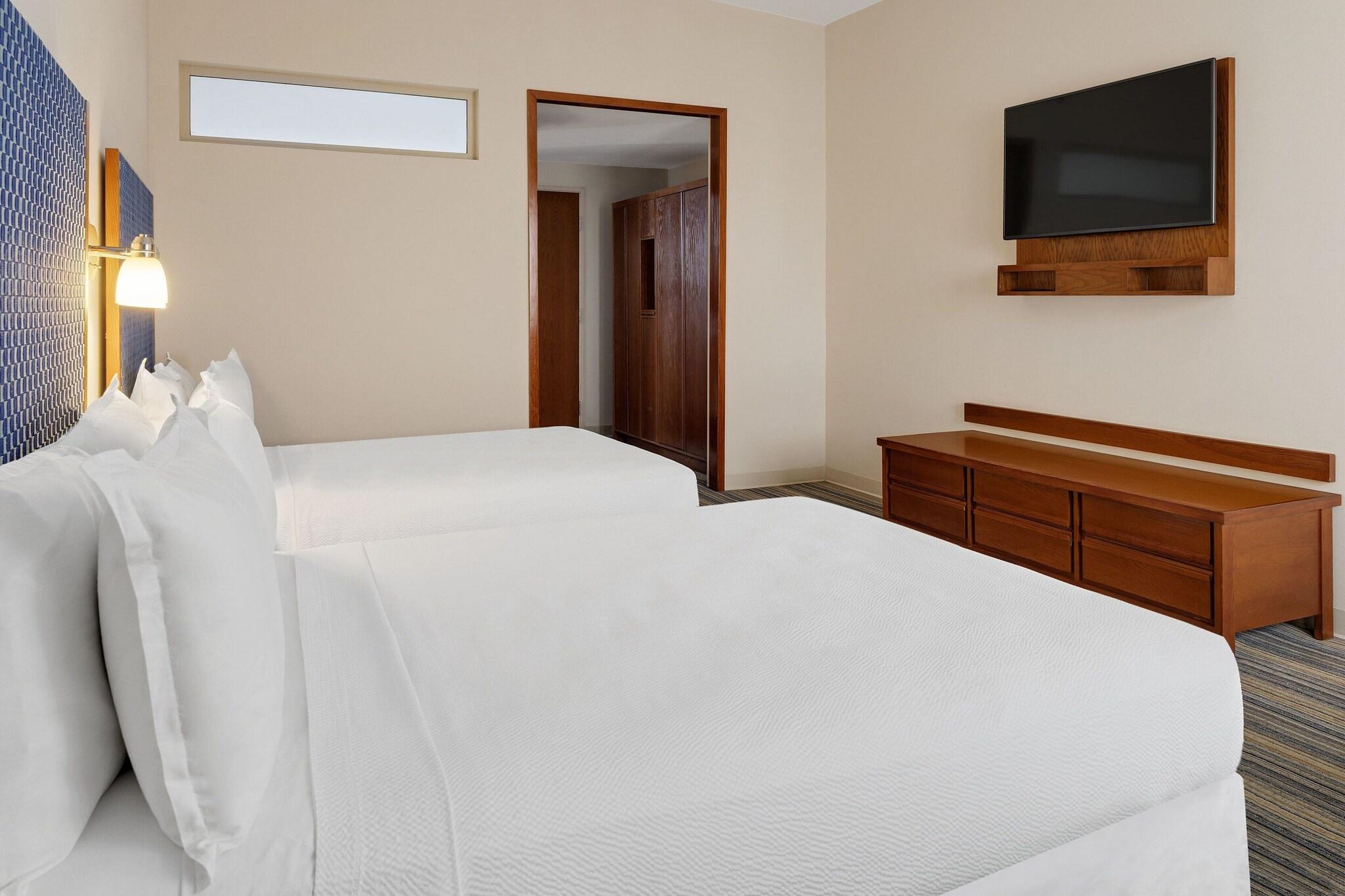 Double Deluxe Two Queen Beds