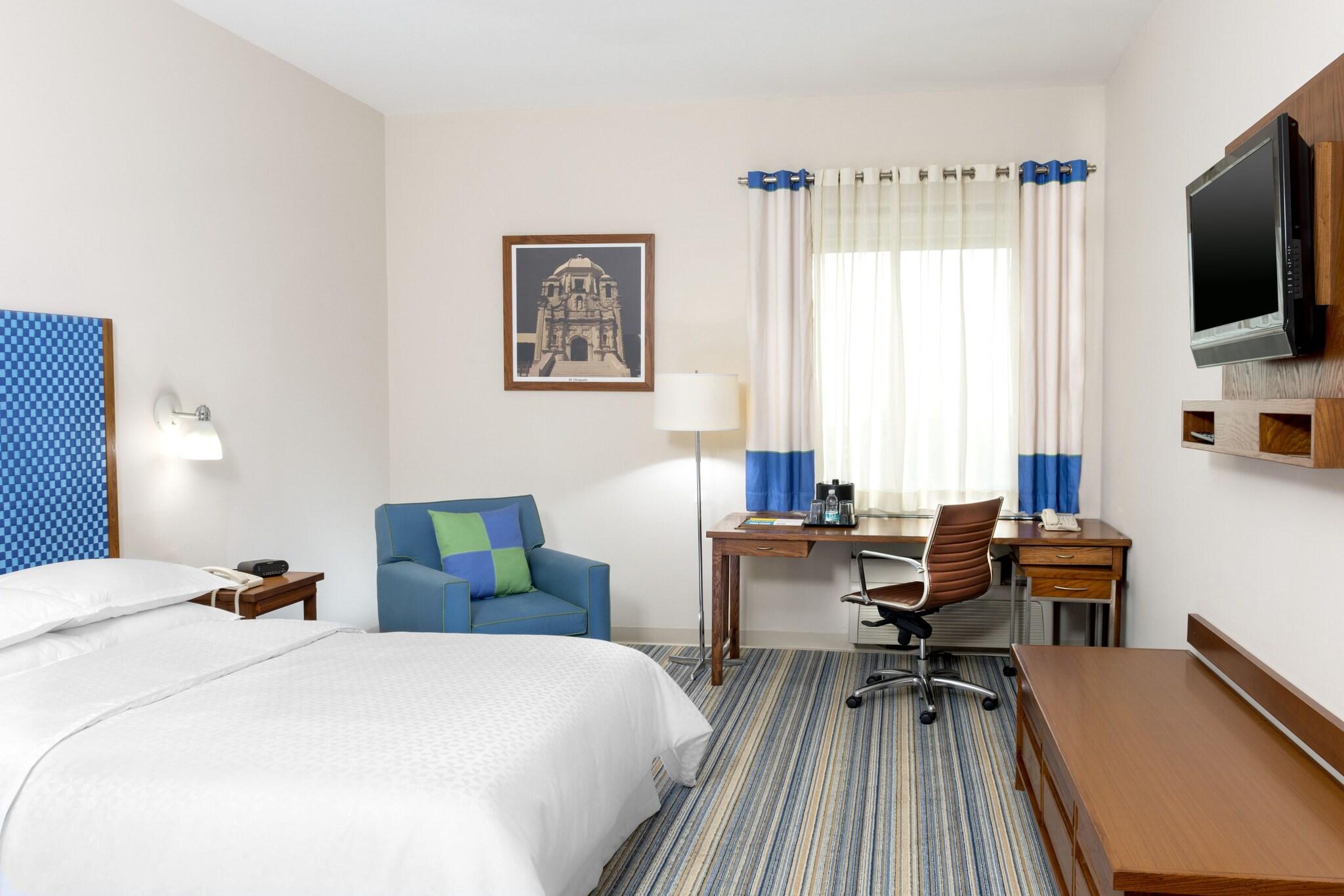 Double Deluxe Two Queen Beds