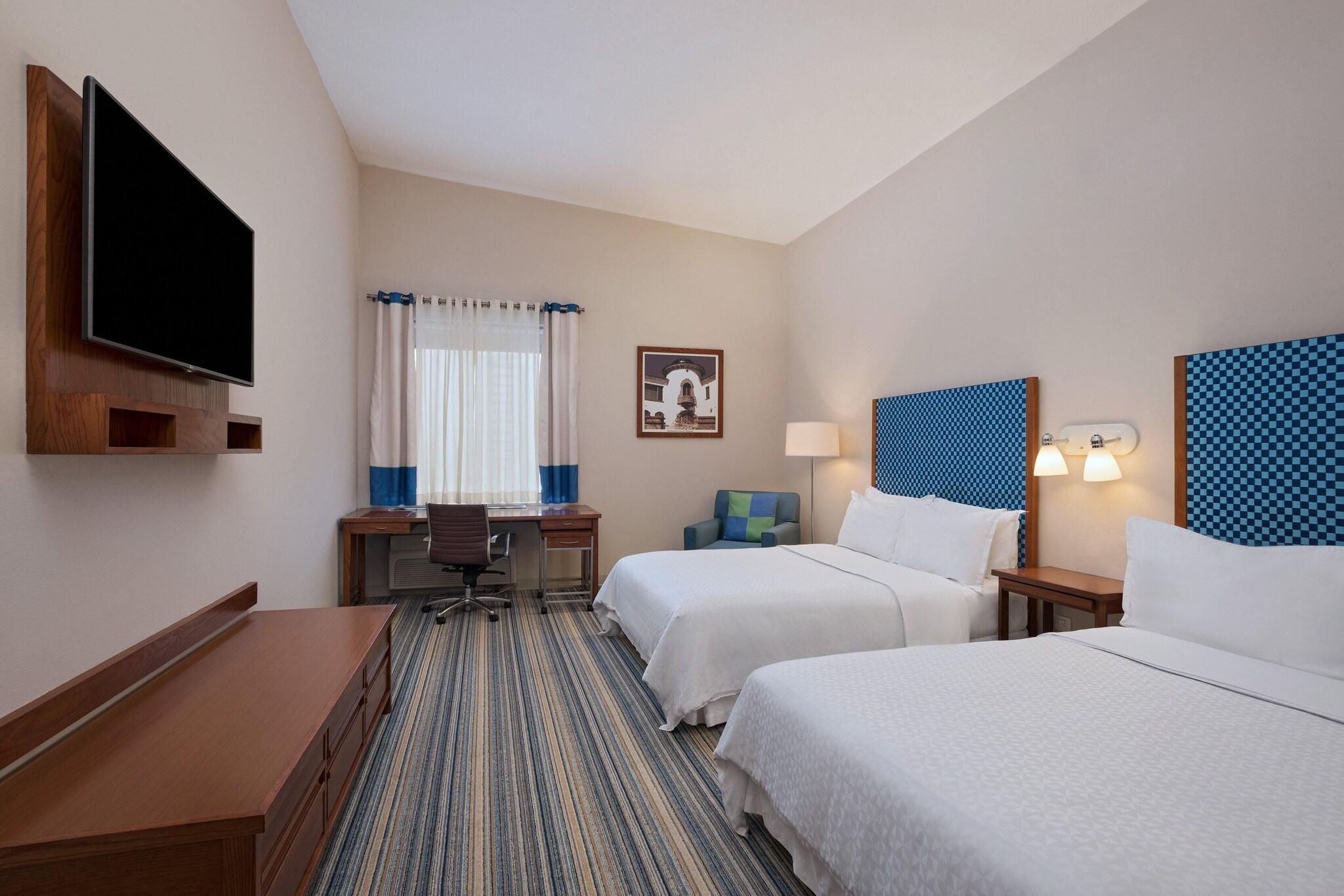 Double Deluxe Two Queen Beds