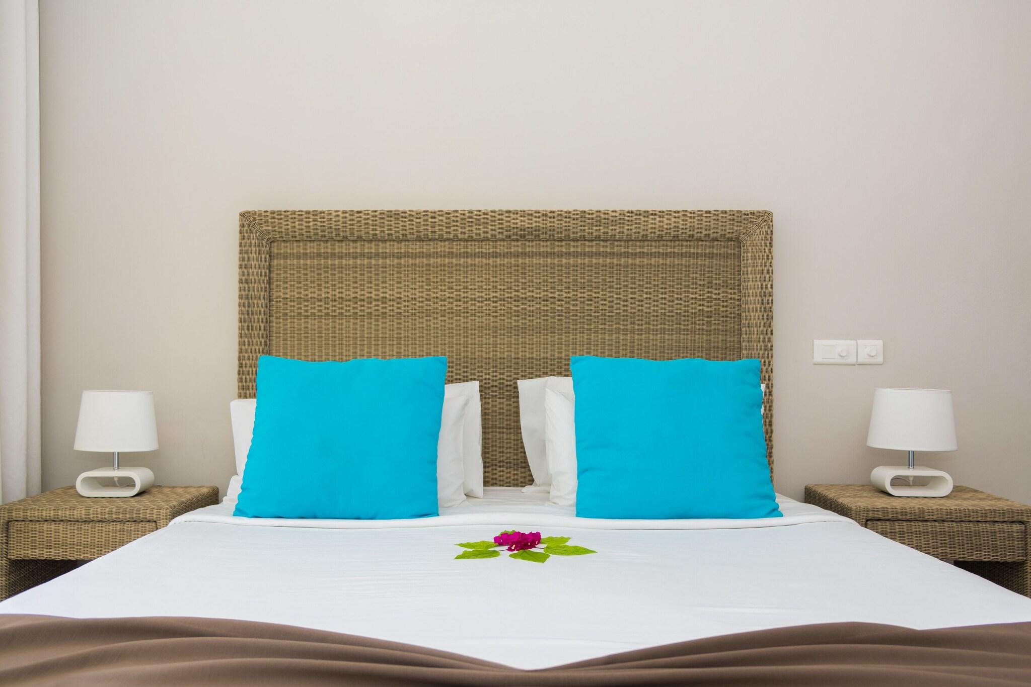 Studio Queen Size Bed