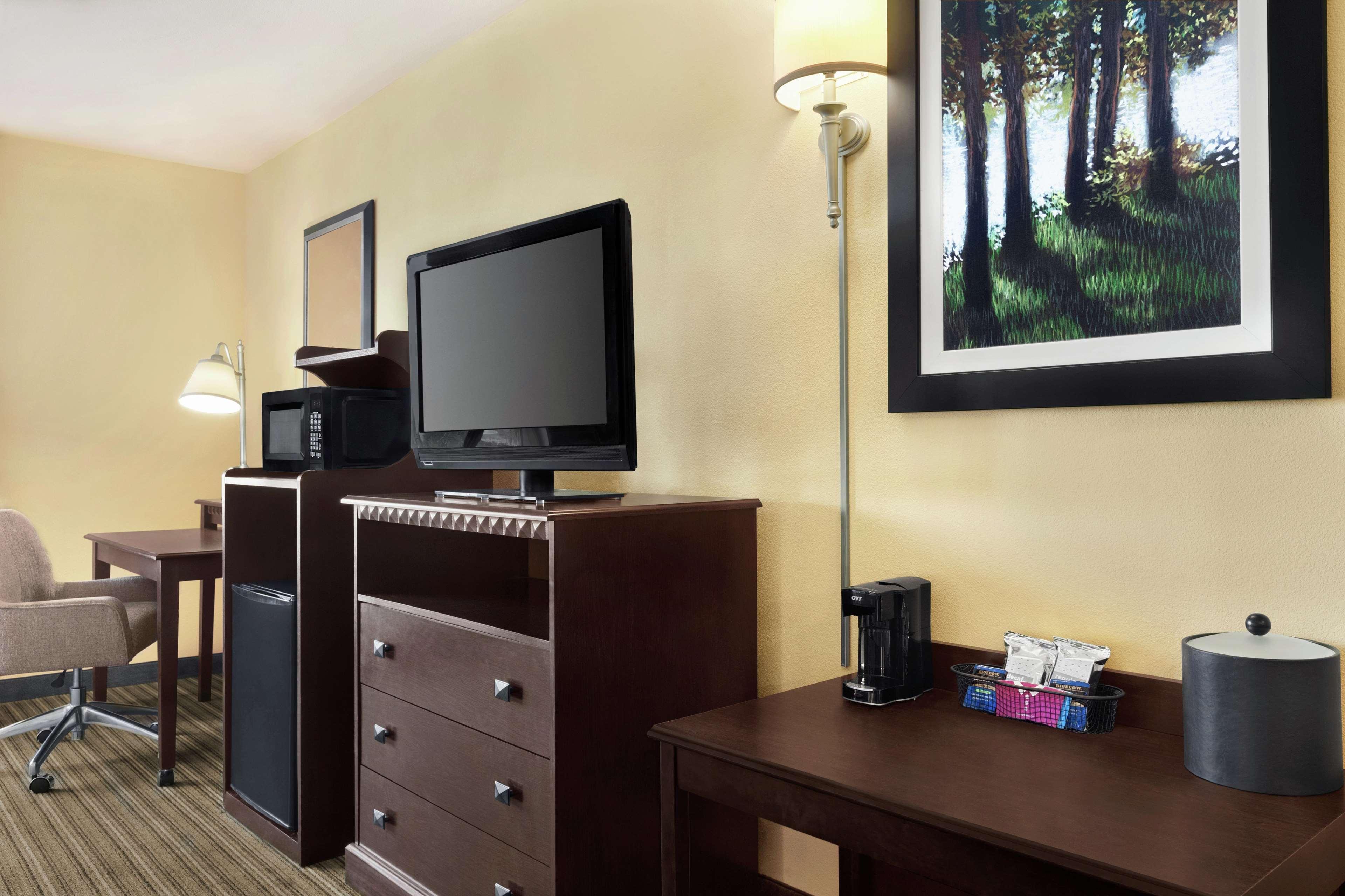 Double Two Queen Beds Non Smoking