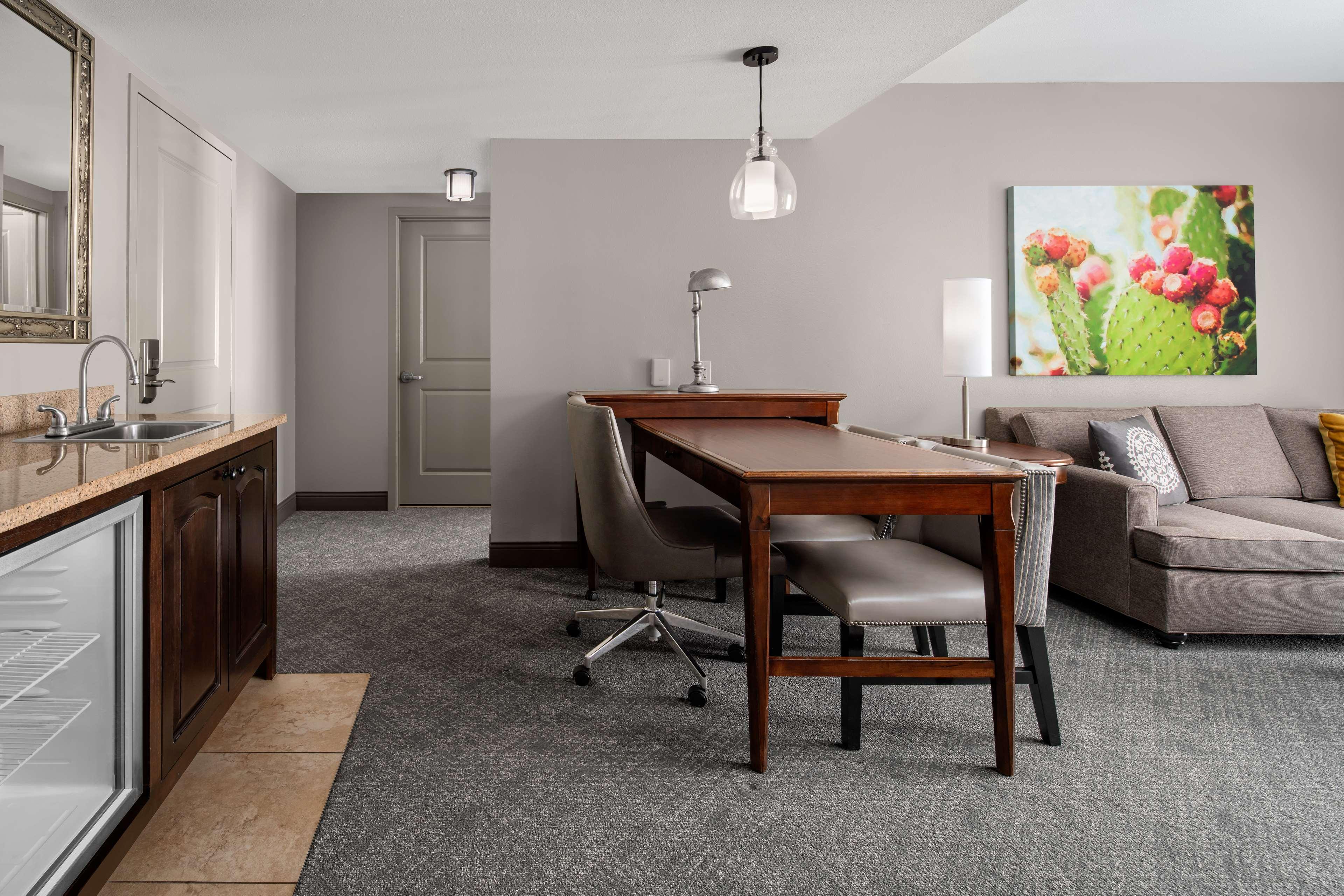 Suite Two Queen Beds