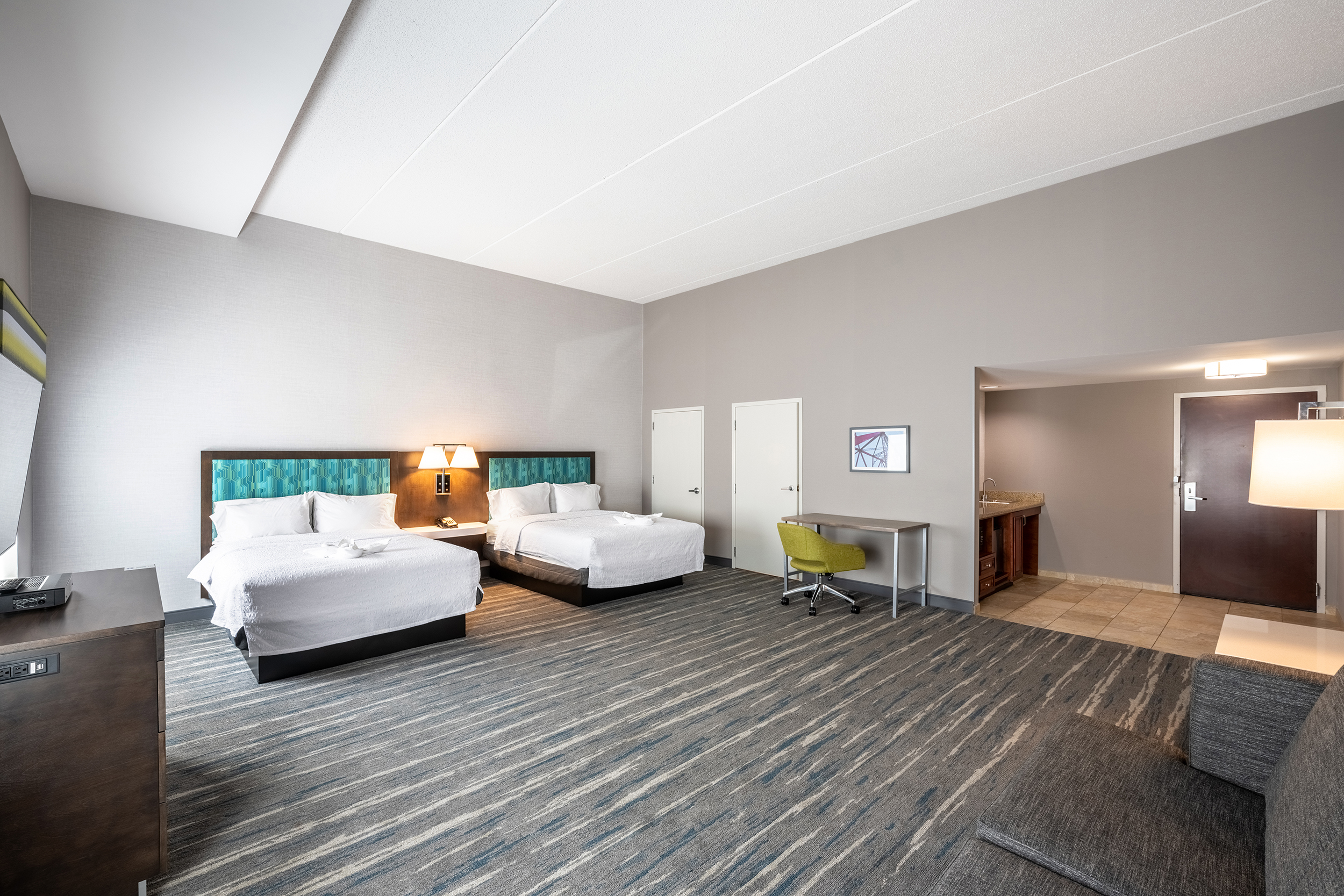 Suite Two Queen Beds