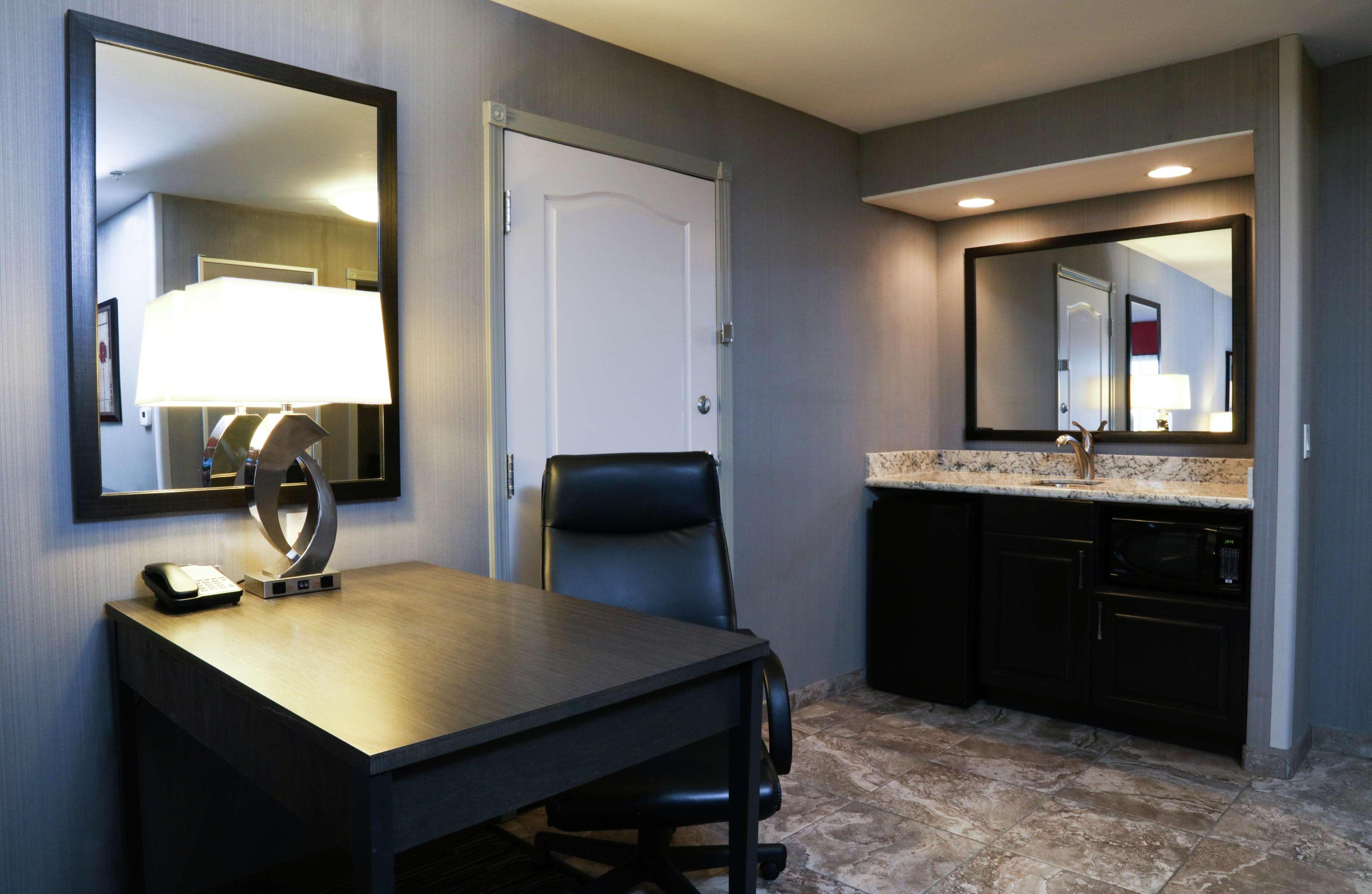 Studio Executive King Bed