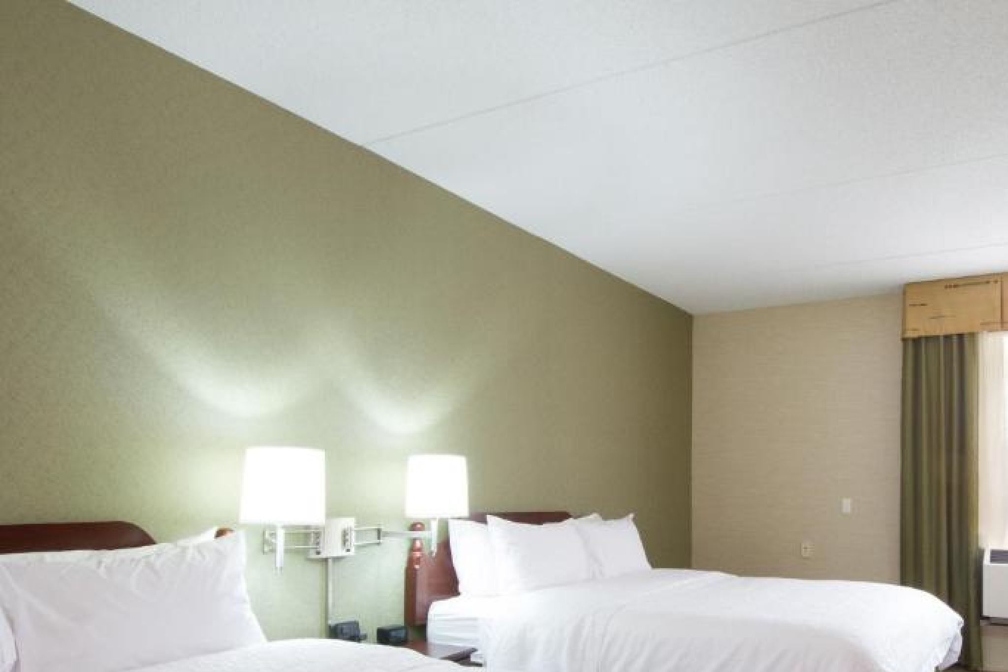 Double Two Queen Beds Non Smoking