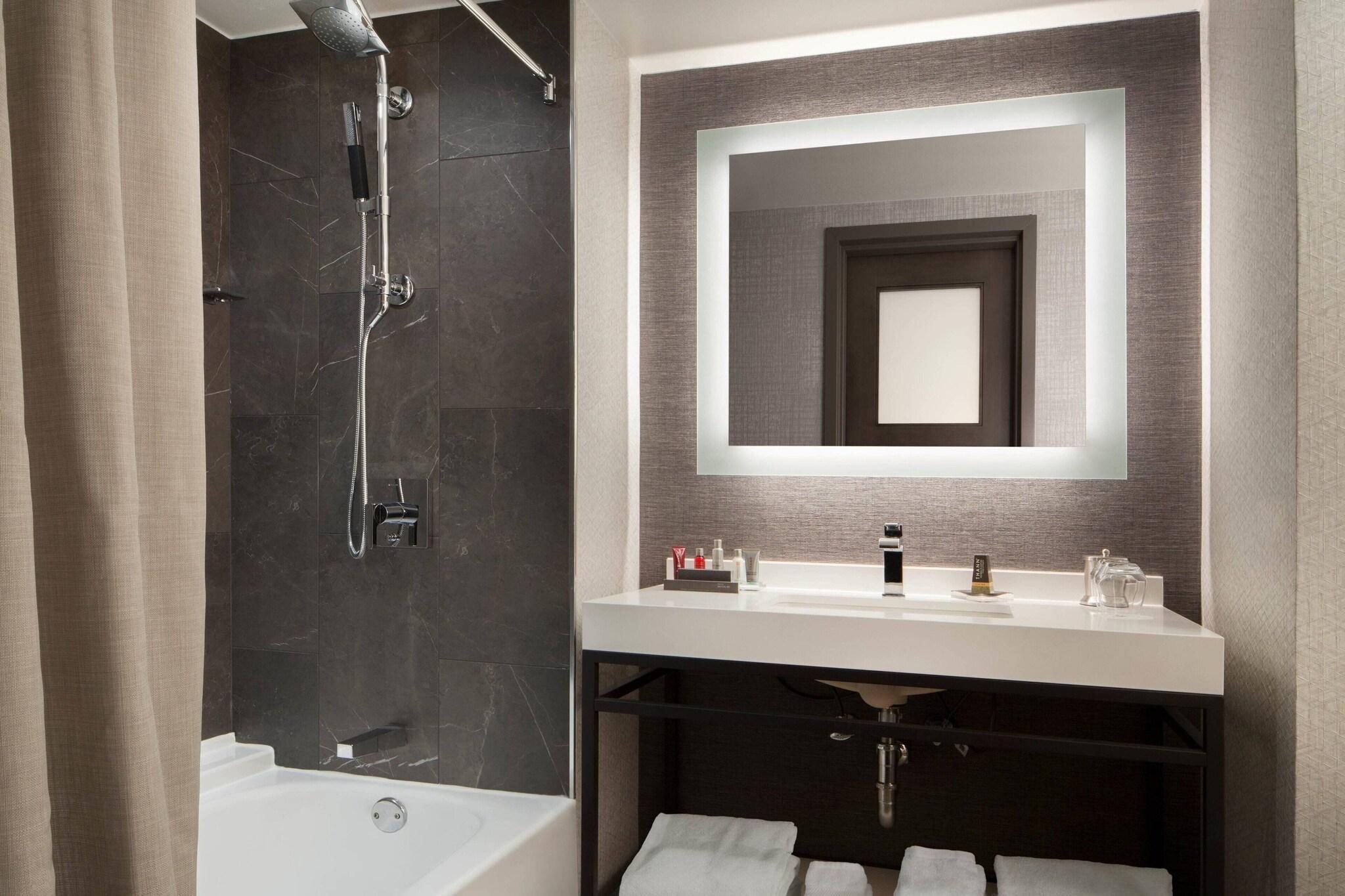 Double King Bed Non Smoking