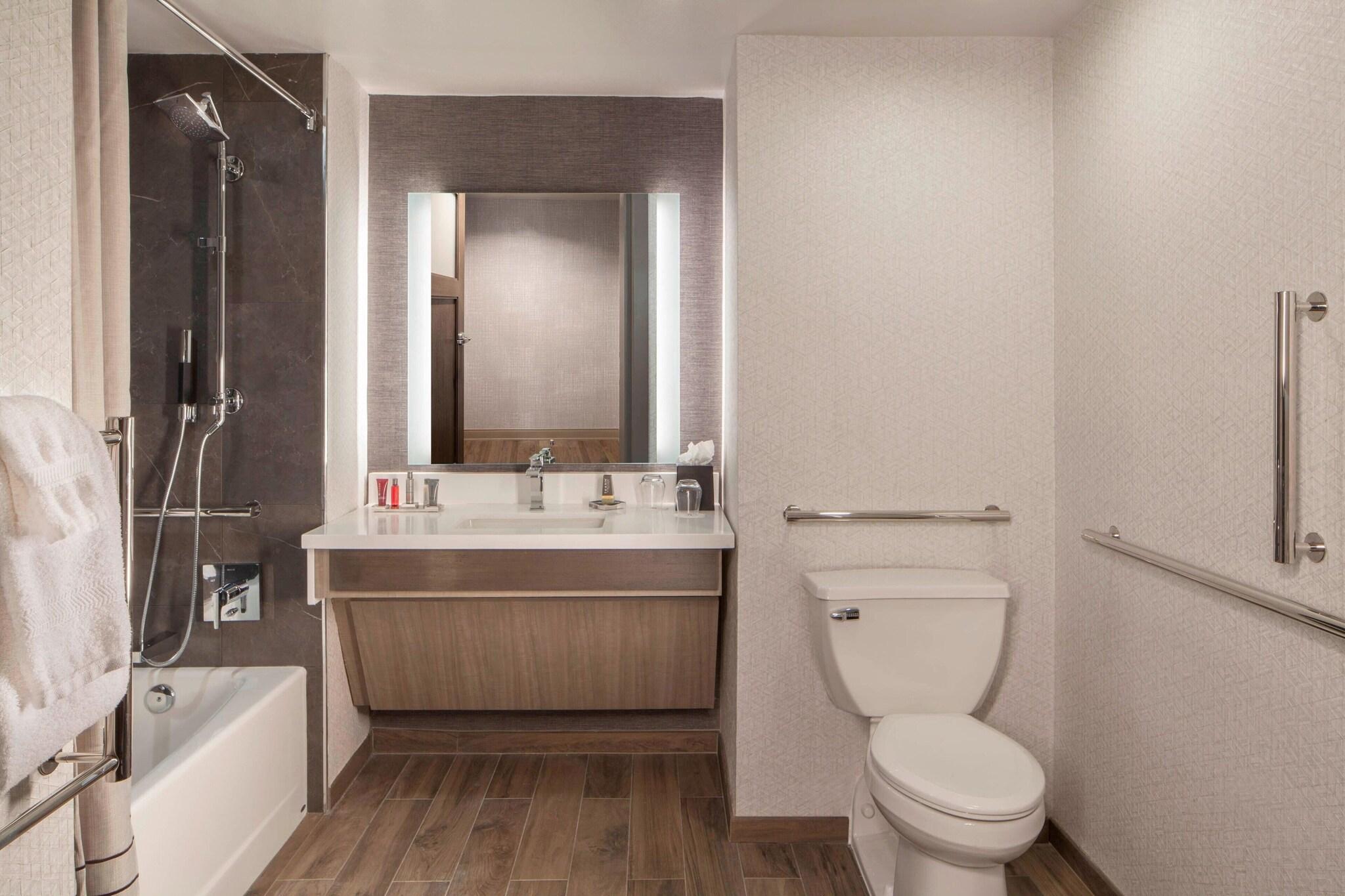 Double King Bed Non Smoking