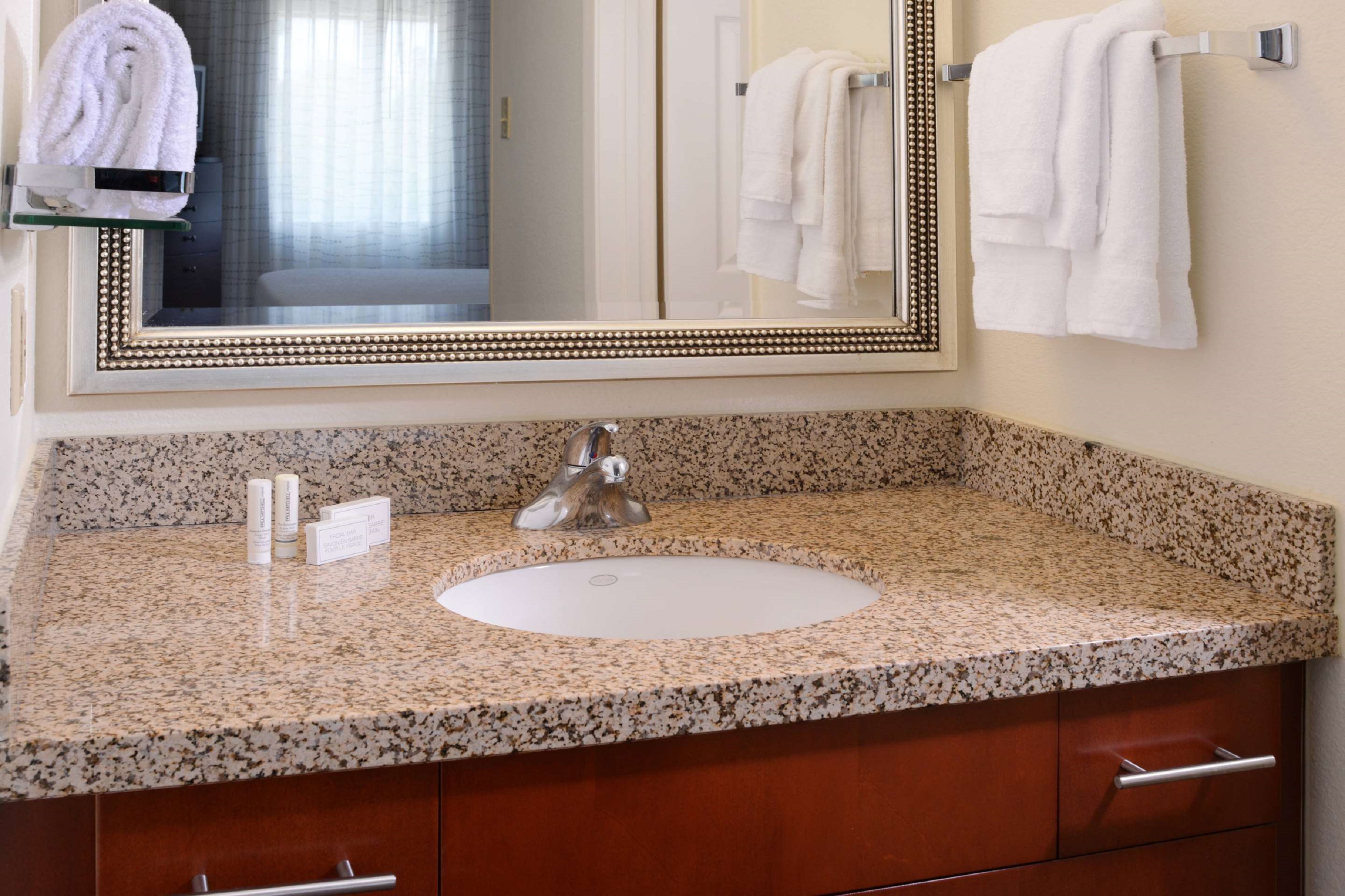 Suite Accessible-queen Size Bed