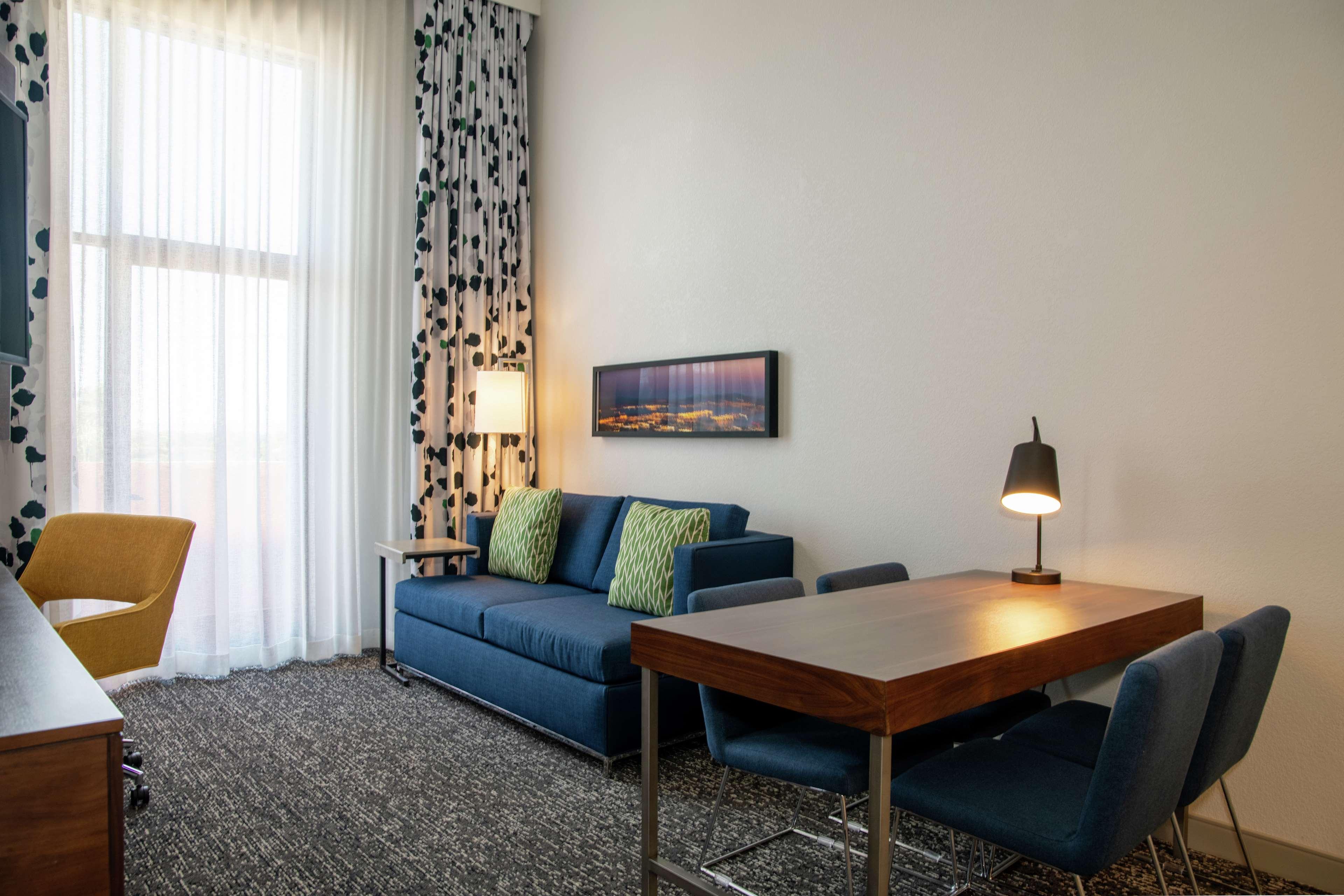 Studio Two Queen Beds