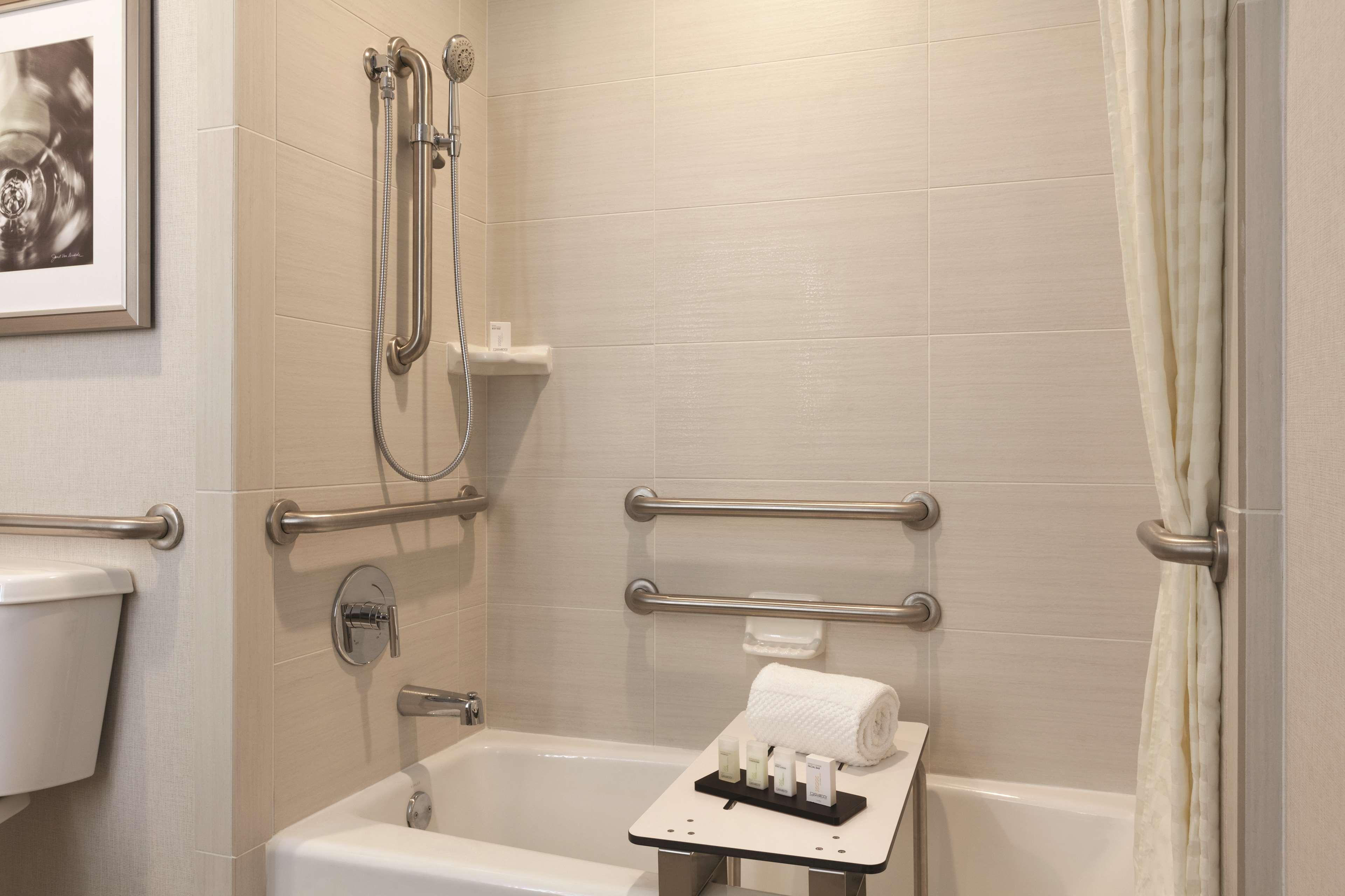 Suite Queen Size Bed