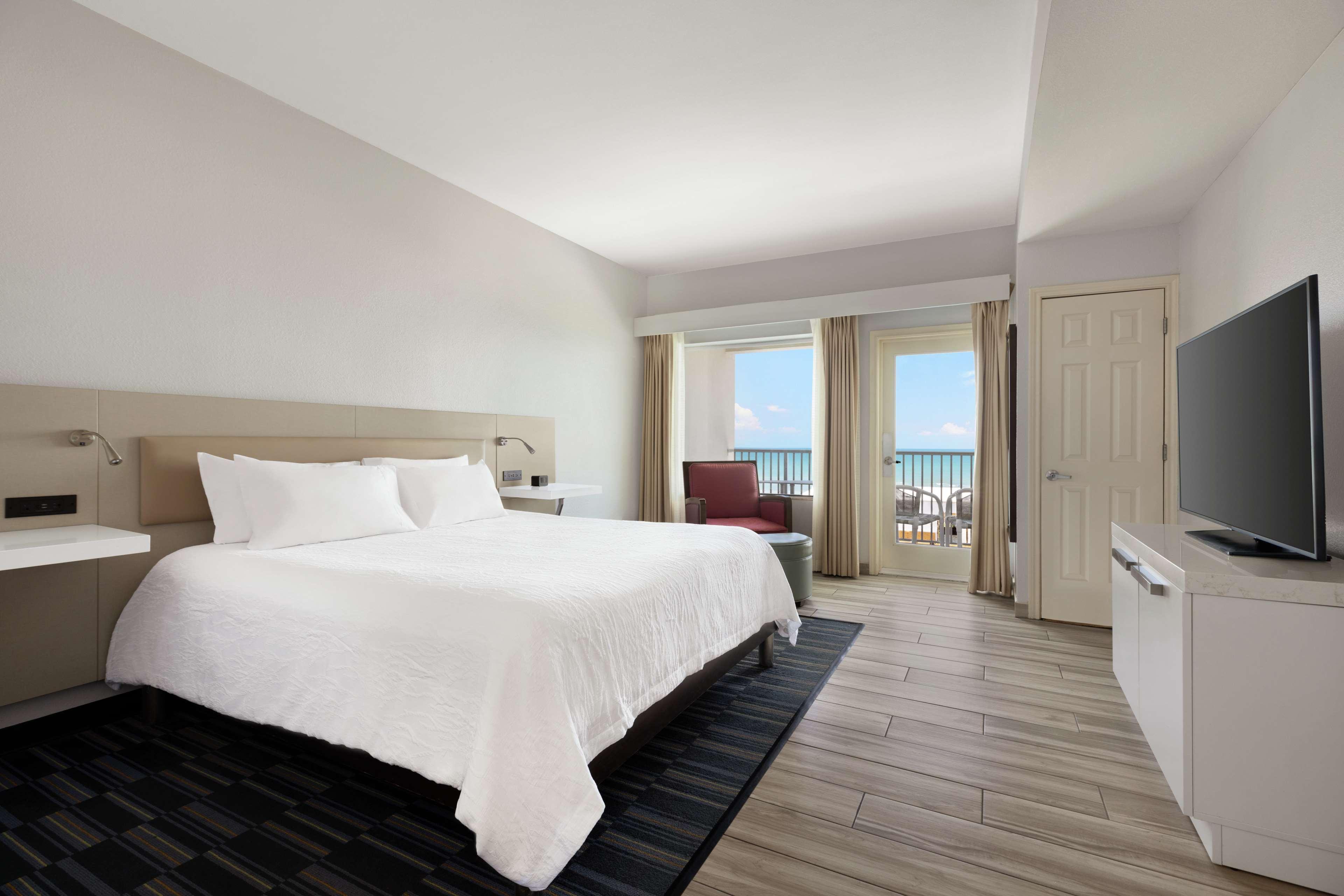 Junior Suite Ocean View King Bed