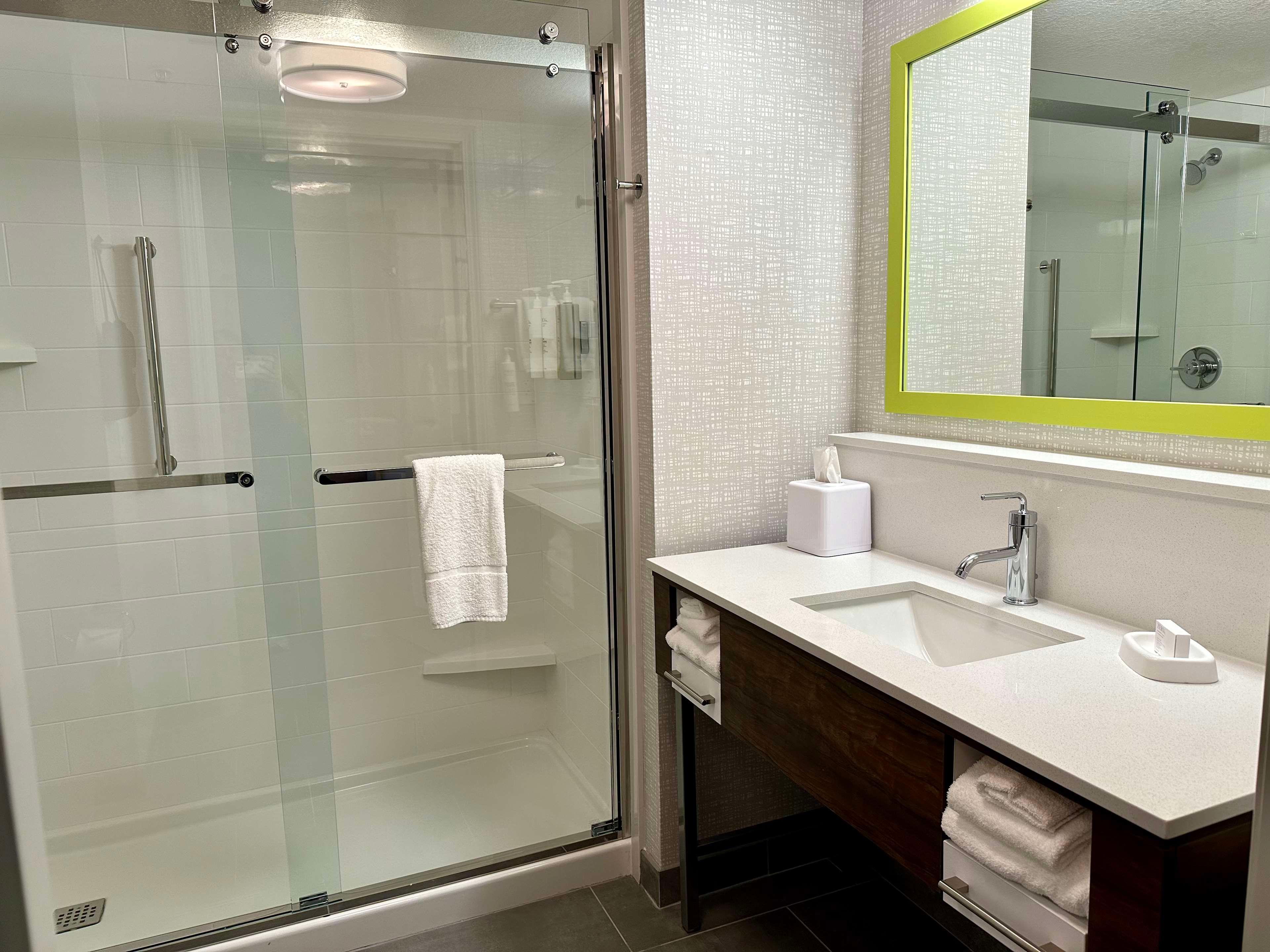 Double King Bed Non Smoking