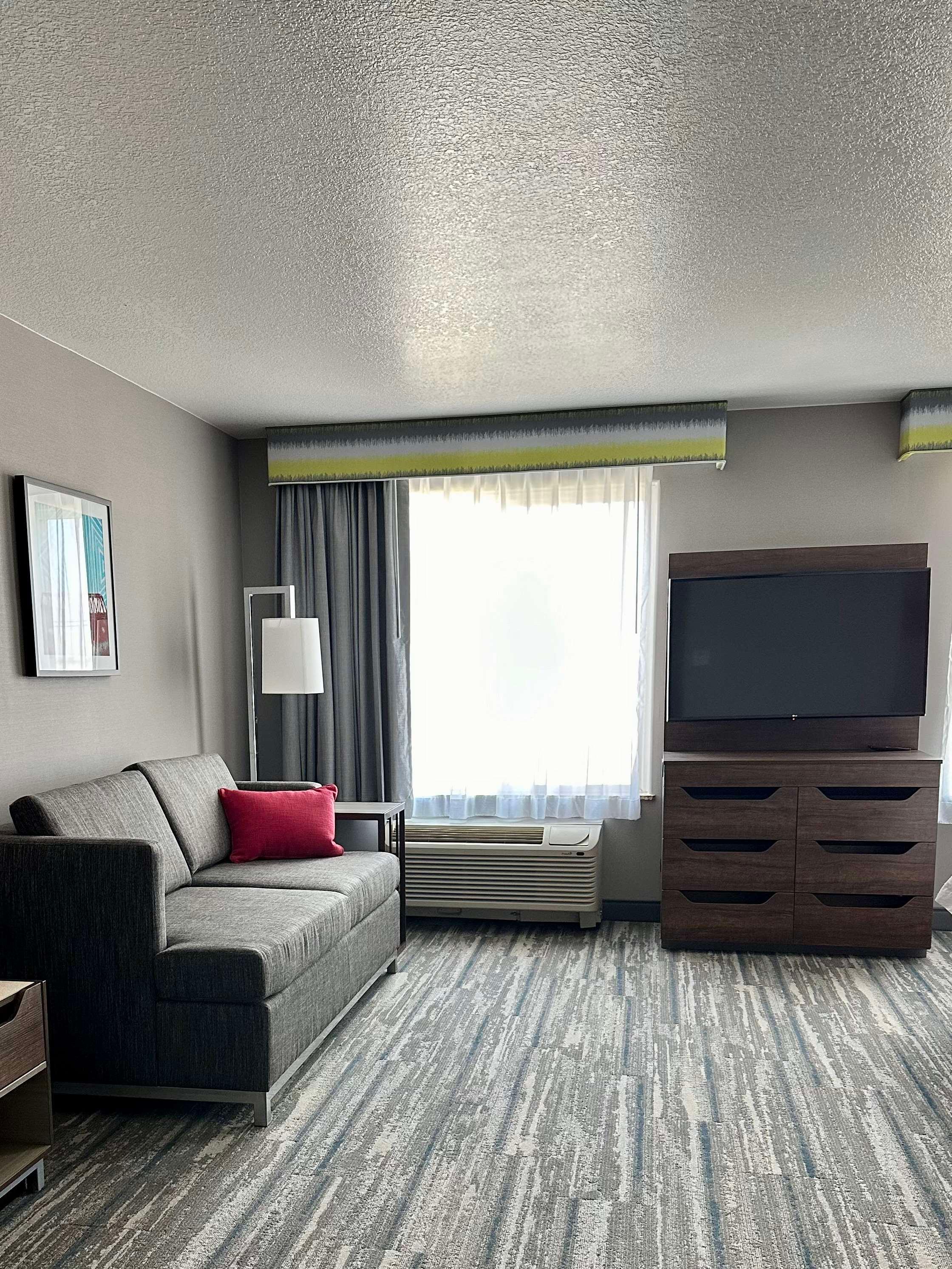 Studio King Size Bed